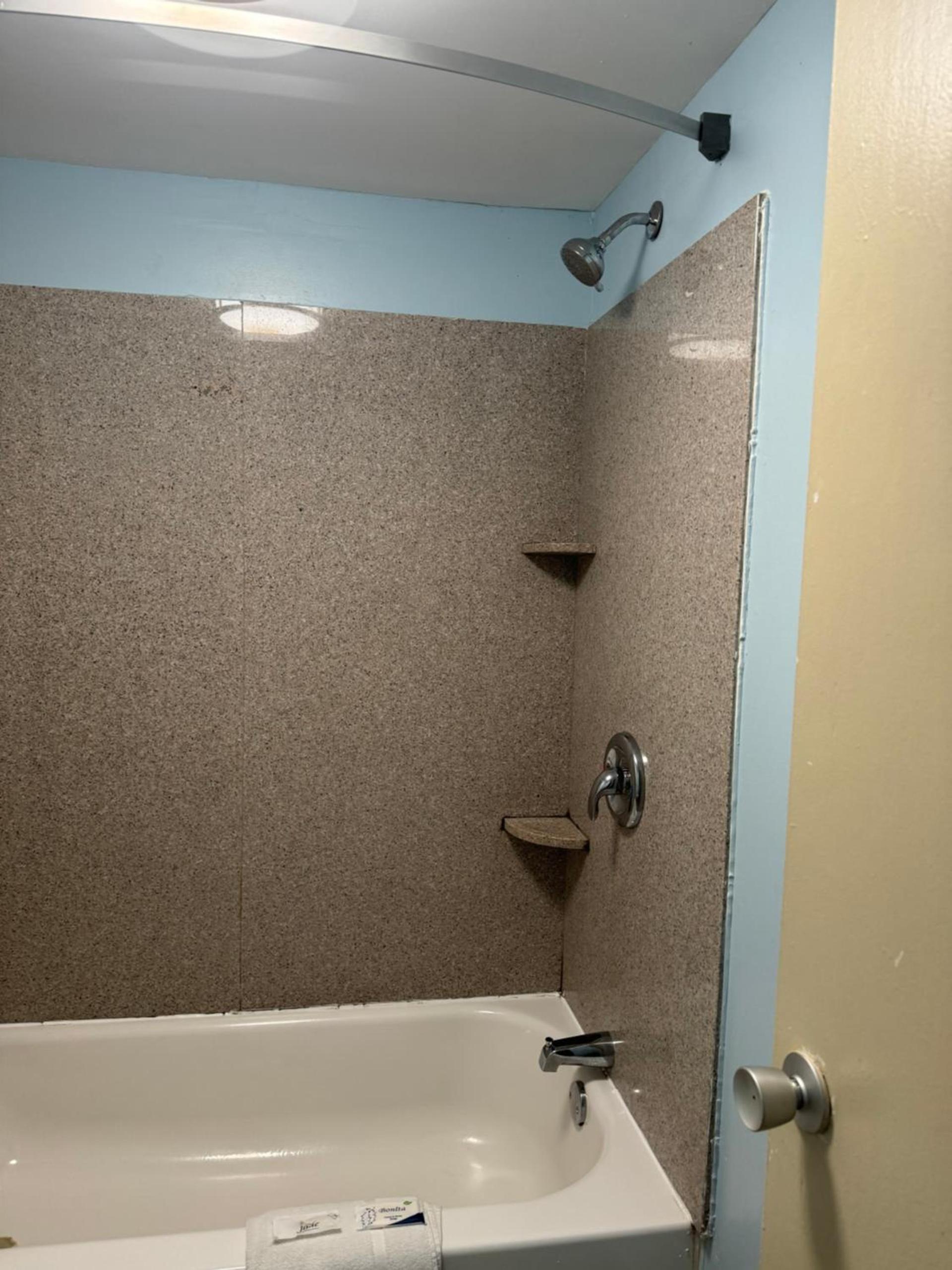 Red Carpet Inn & Suites - Danville photo 19