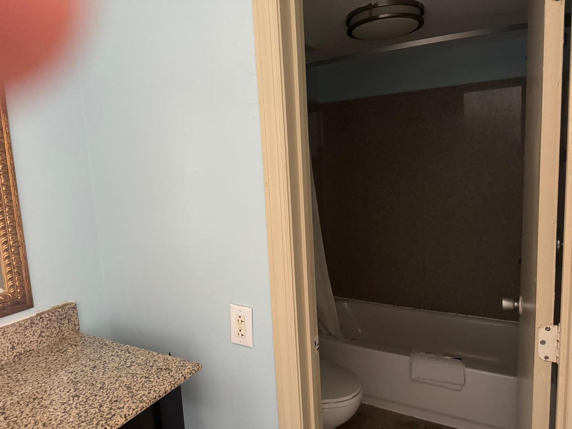 Red Carpet Inn & Suites - Danville photo 17