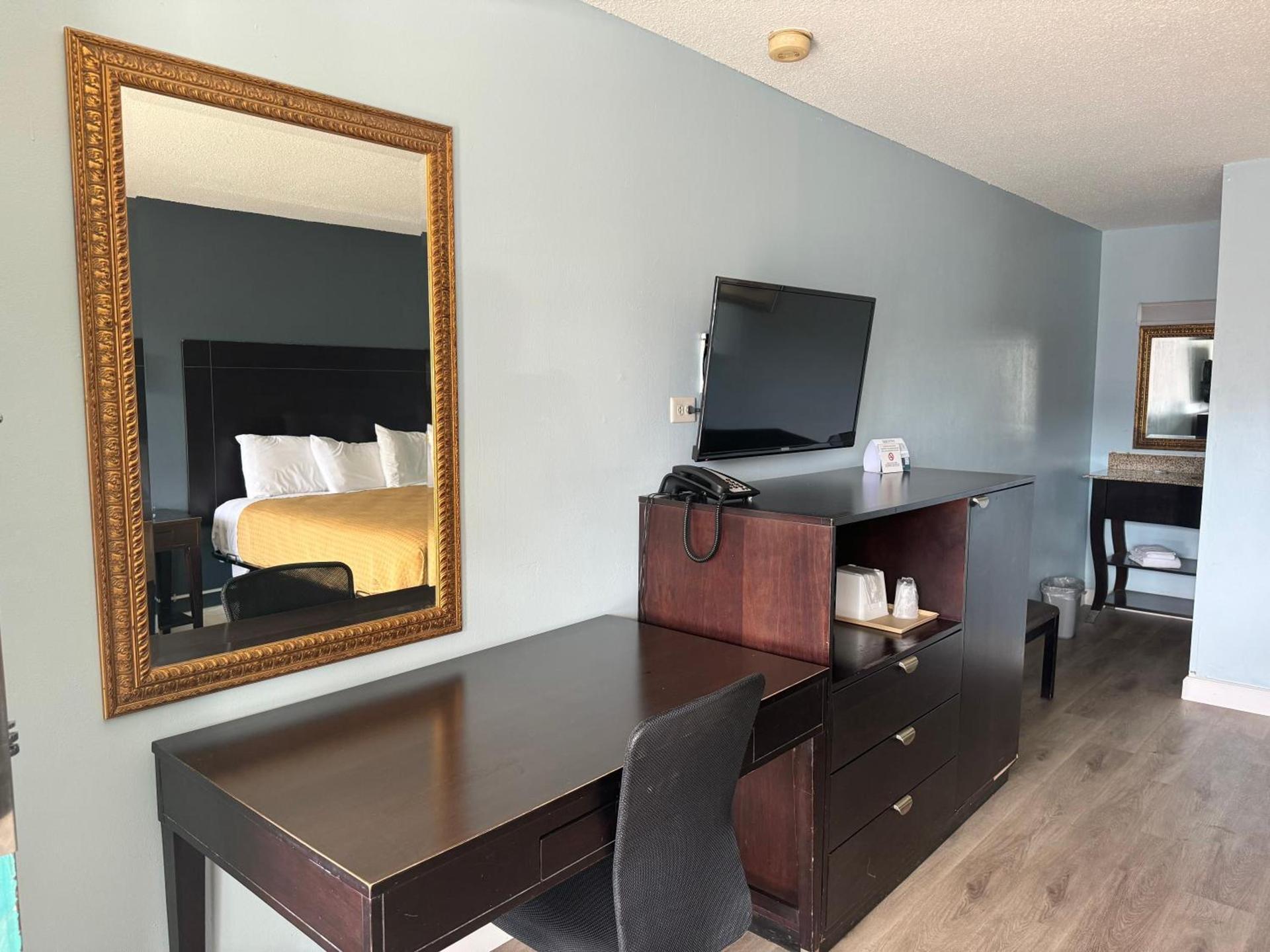 Red Carpet Inn & Suites - Danville photo 16