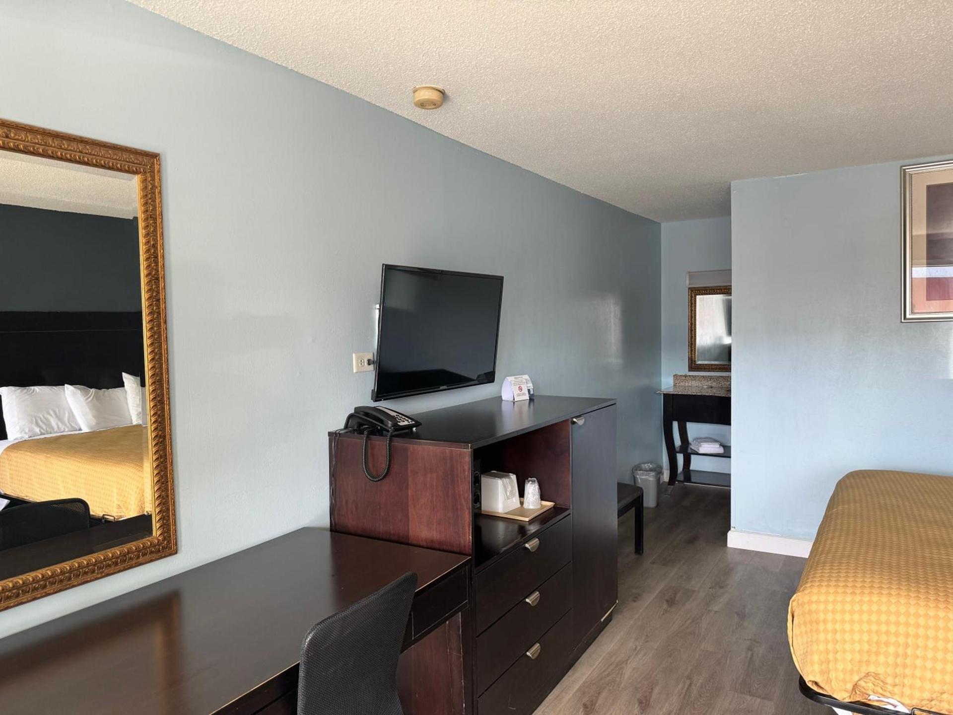 Red Carpet Inn & Suites - Danville photo 15