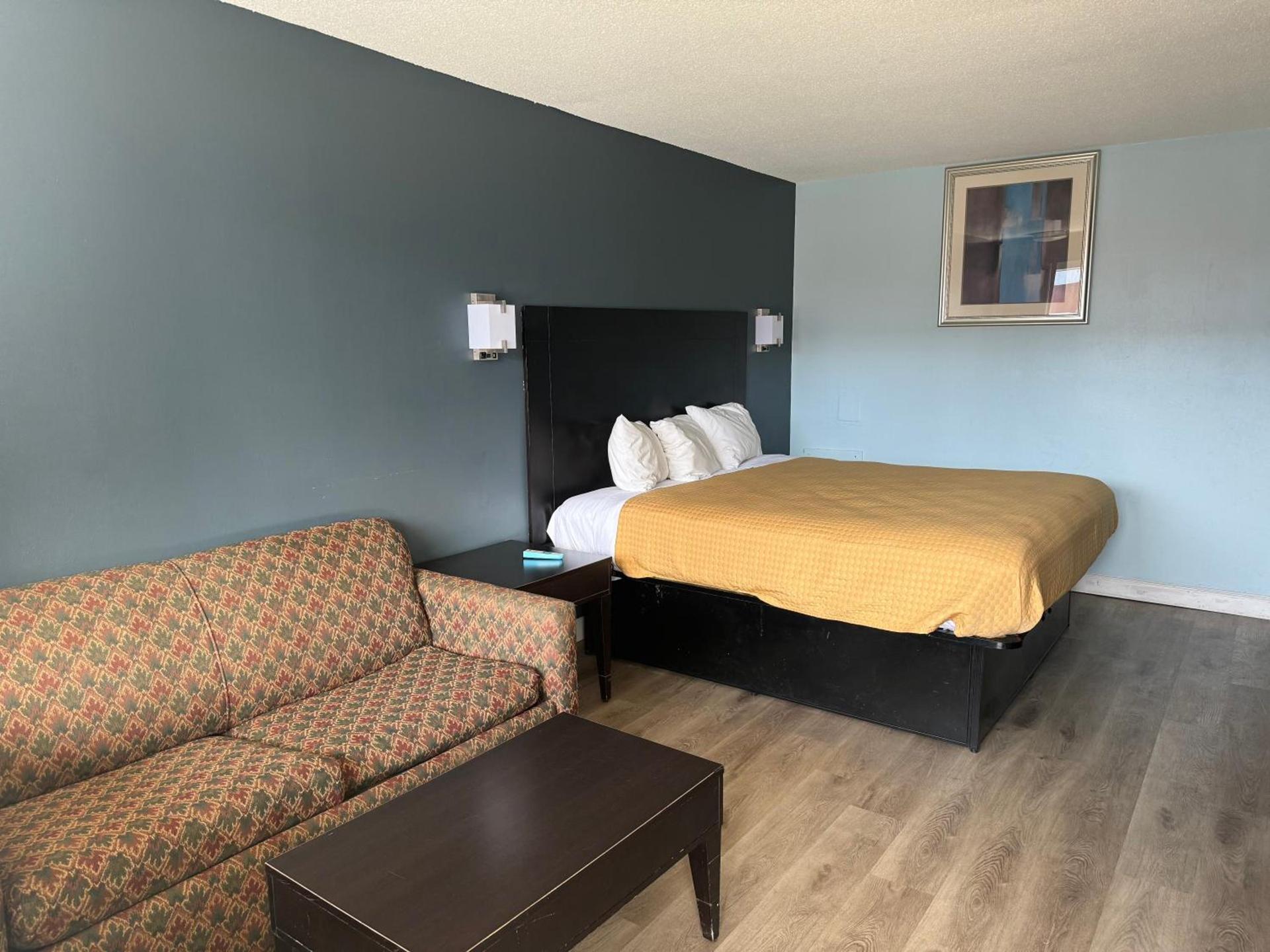 Red Carpet Inn & Suites - Danville photo 12