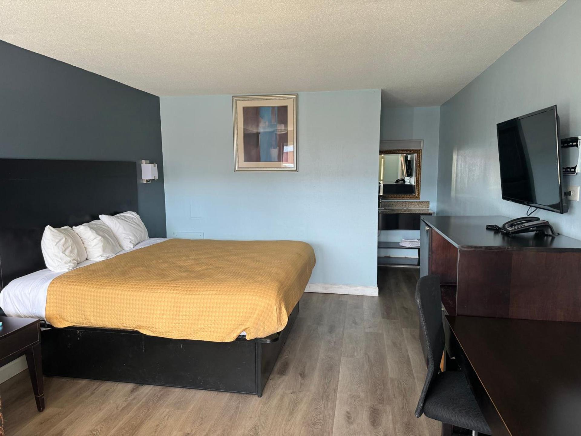 Red Carpet Inn & Suites - Danville photo 11