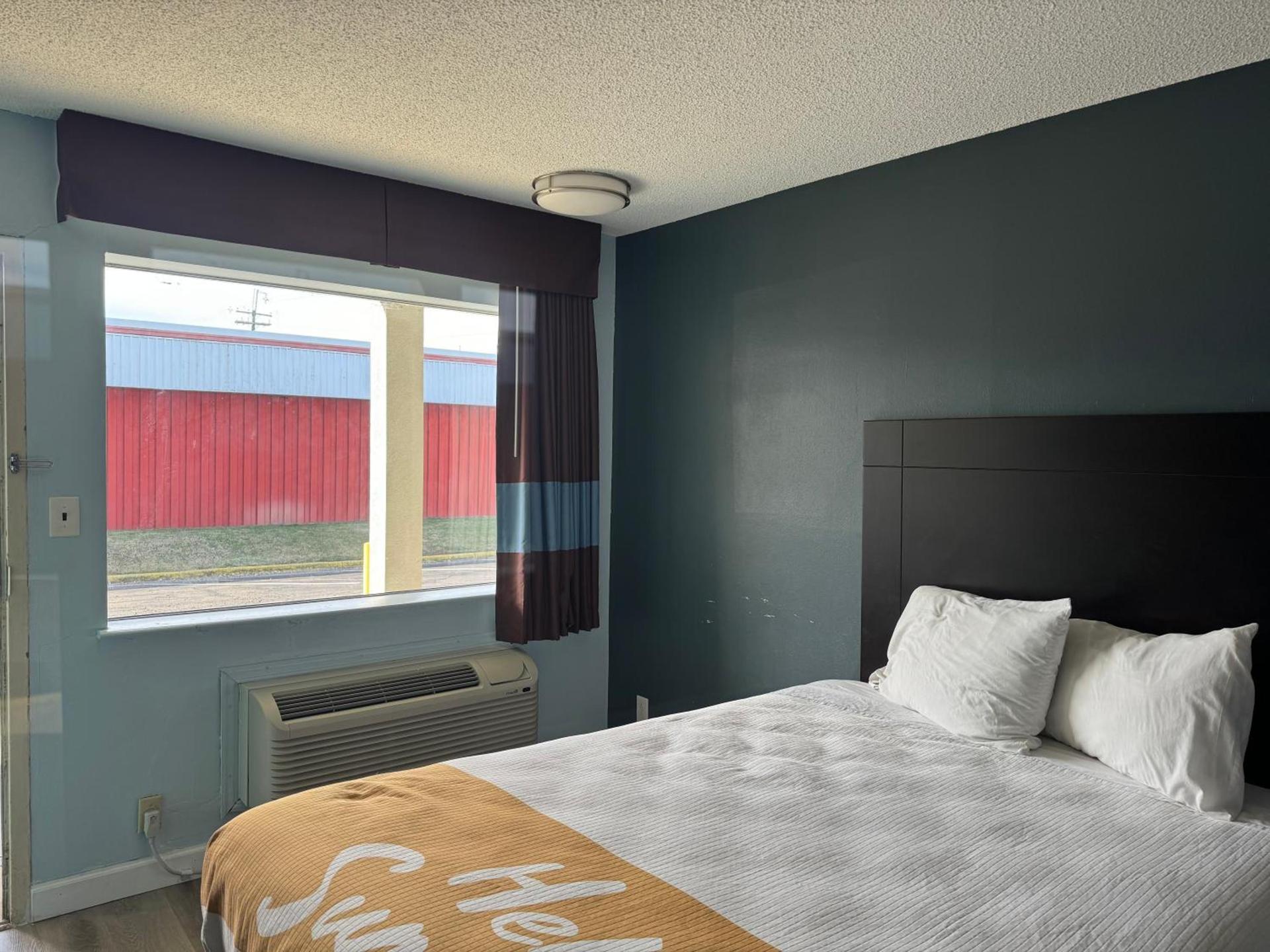 Red Carpet Inn & Suites - Danville photo 8