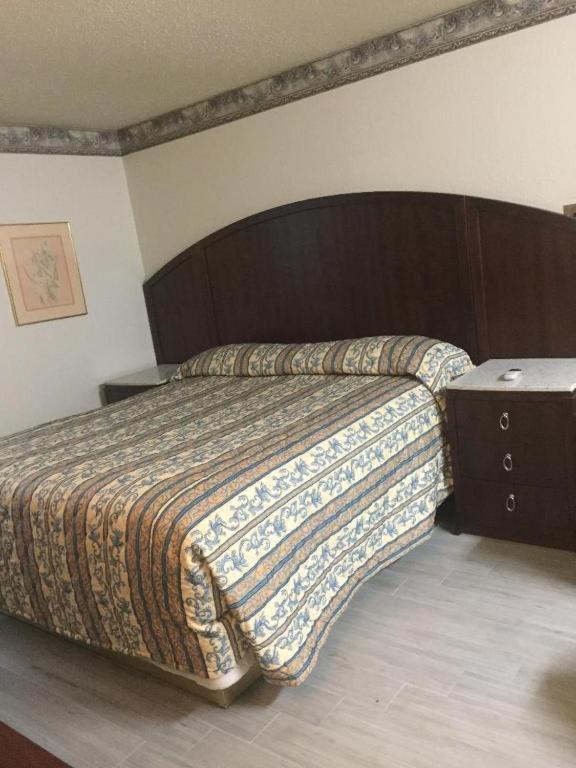 Regency Inn Norco photo 3