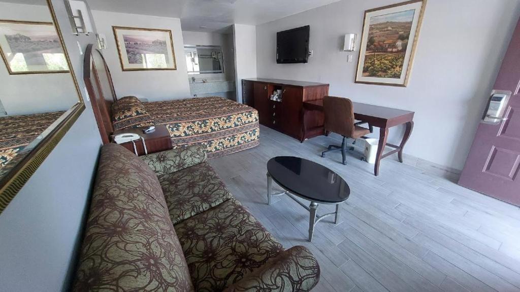 Regency Inn Norco photo 4