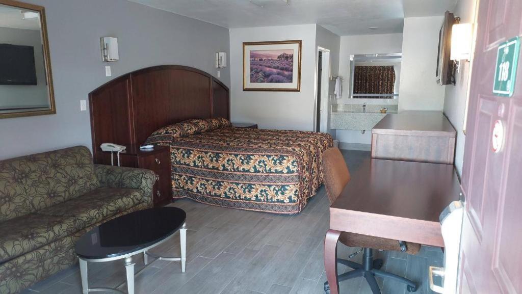 Regency Inn Norco photo 7