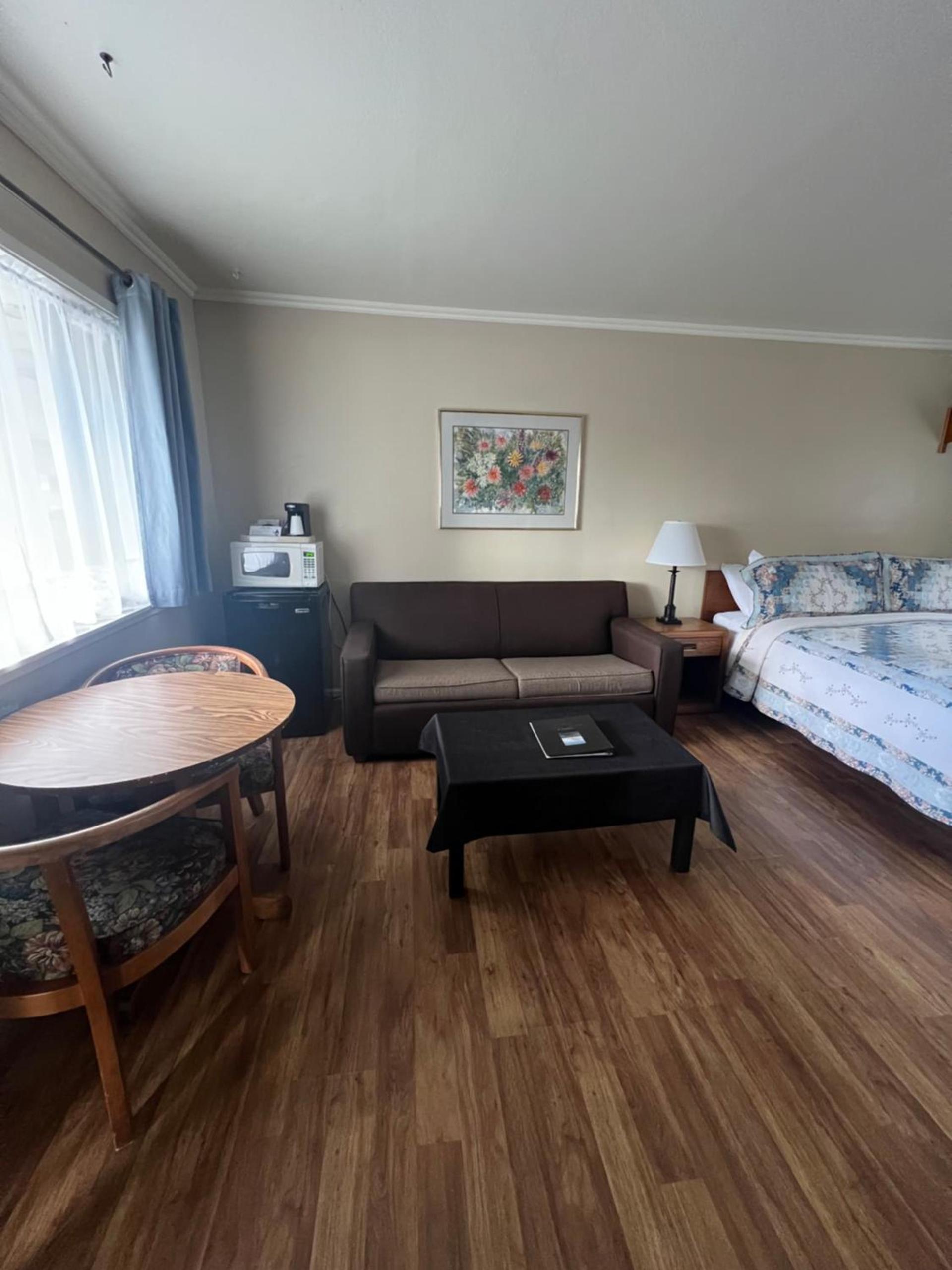 Ocean Cove Lodge photo 9