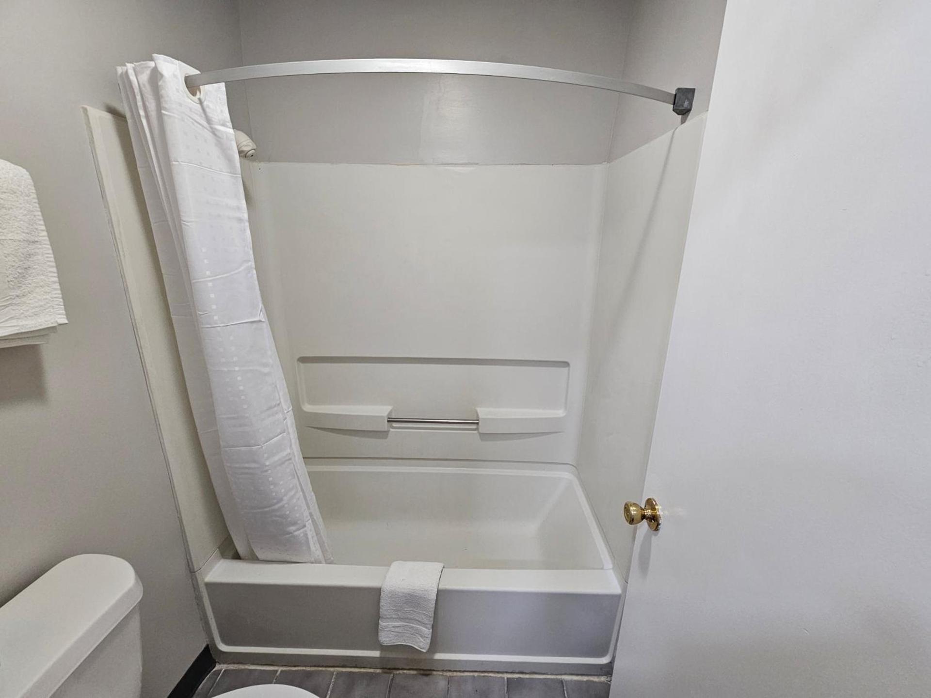 TRAVEL INN photo 11
