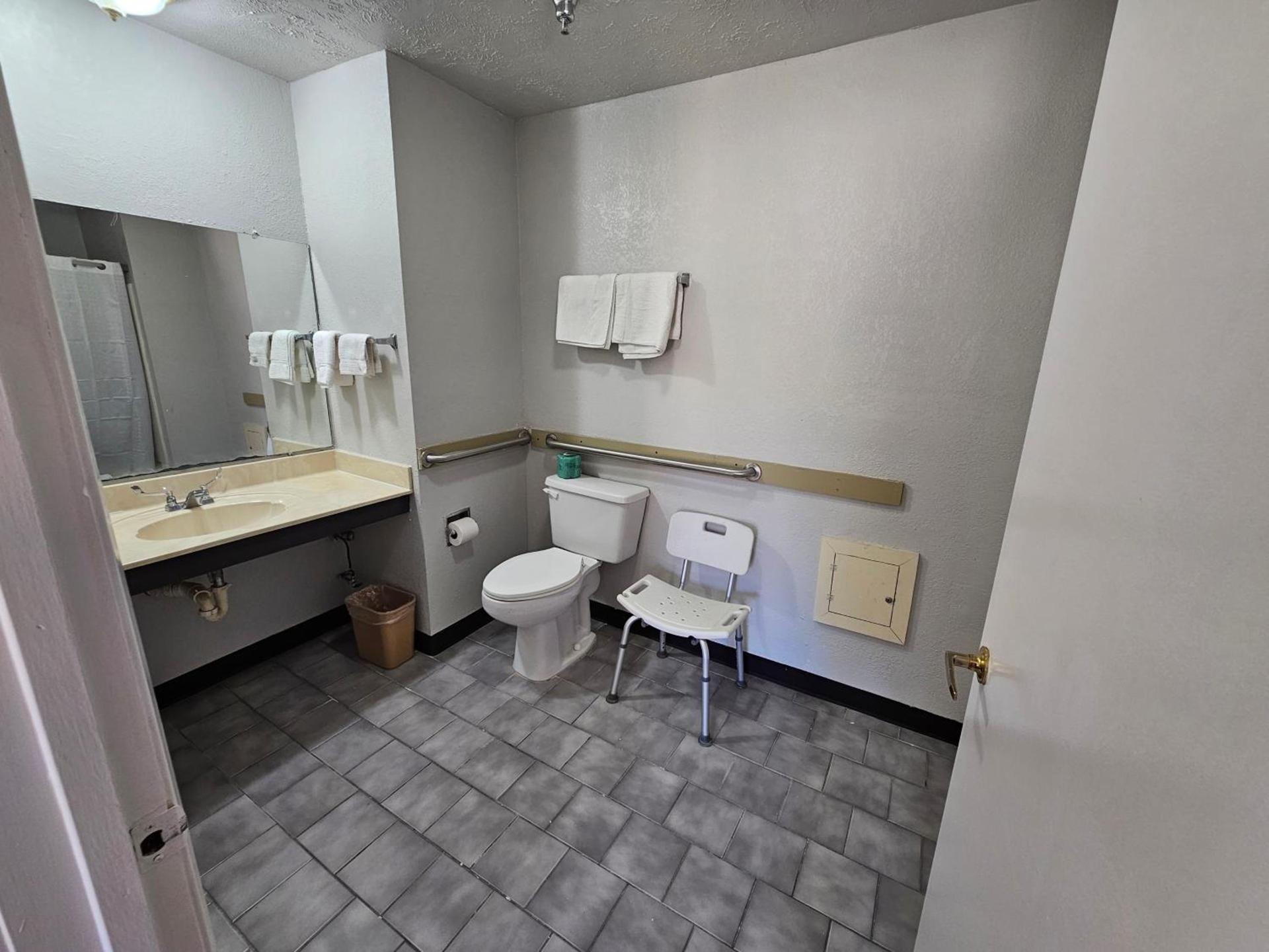 TRAVEL INN photo 4