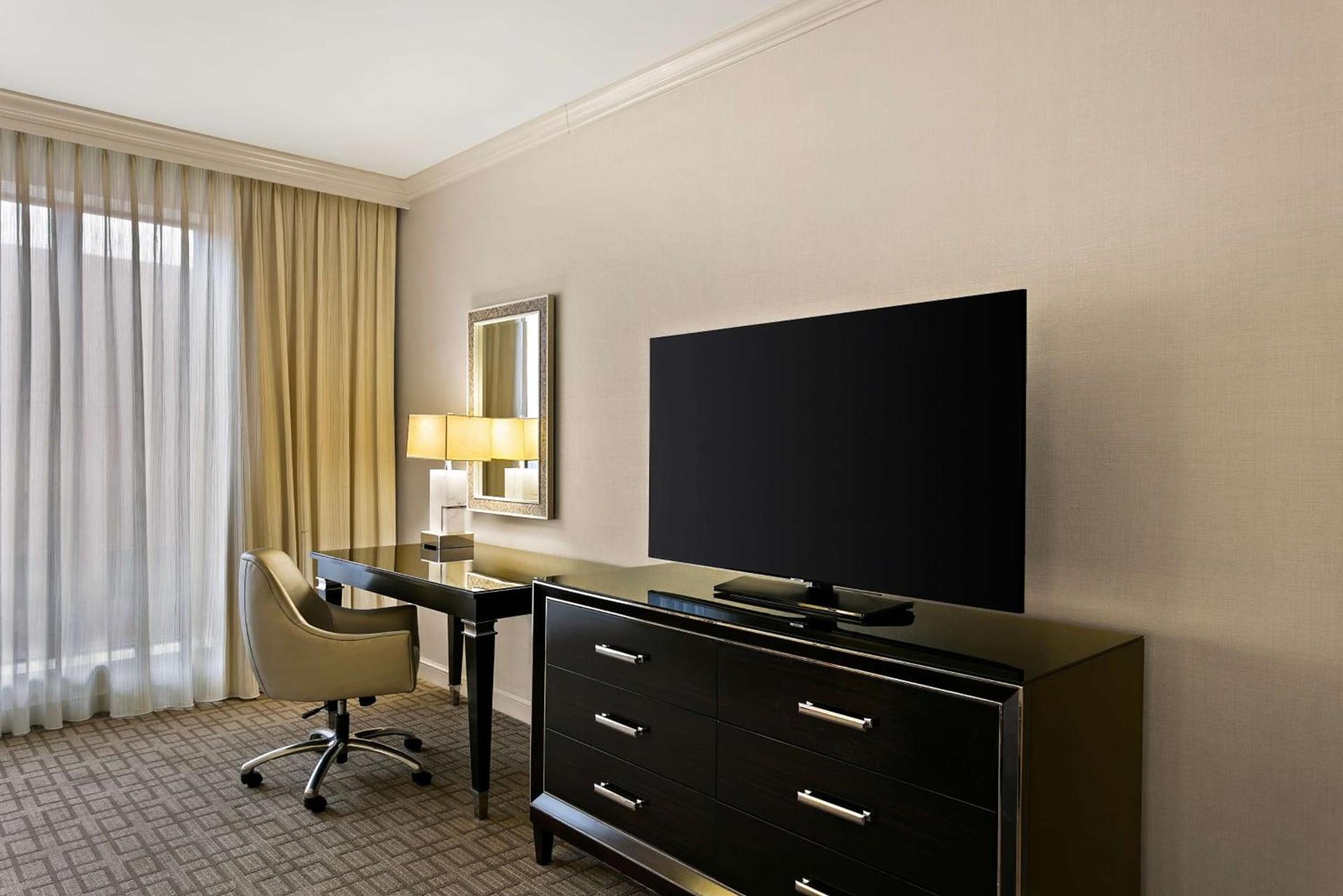 The Royal Sonesta Harbor Court Baltimore photo 17