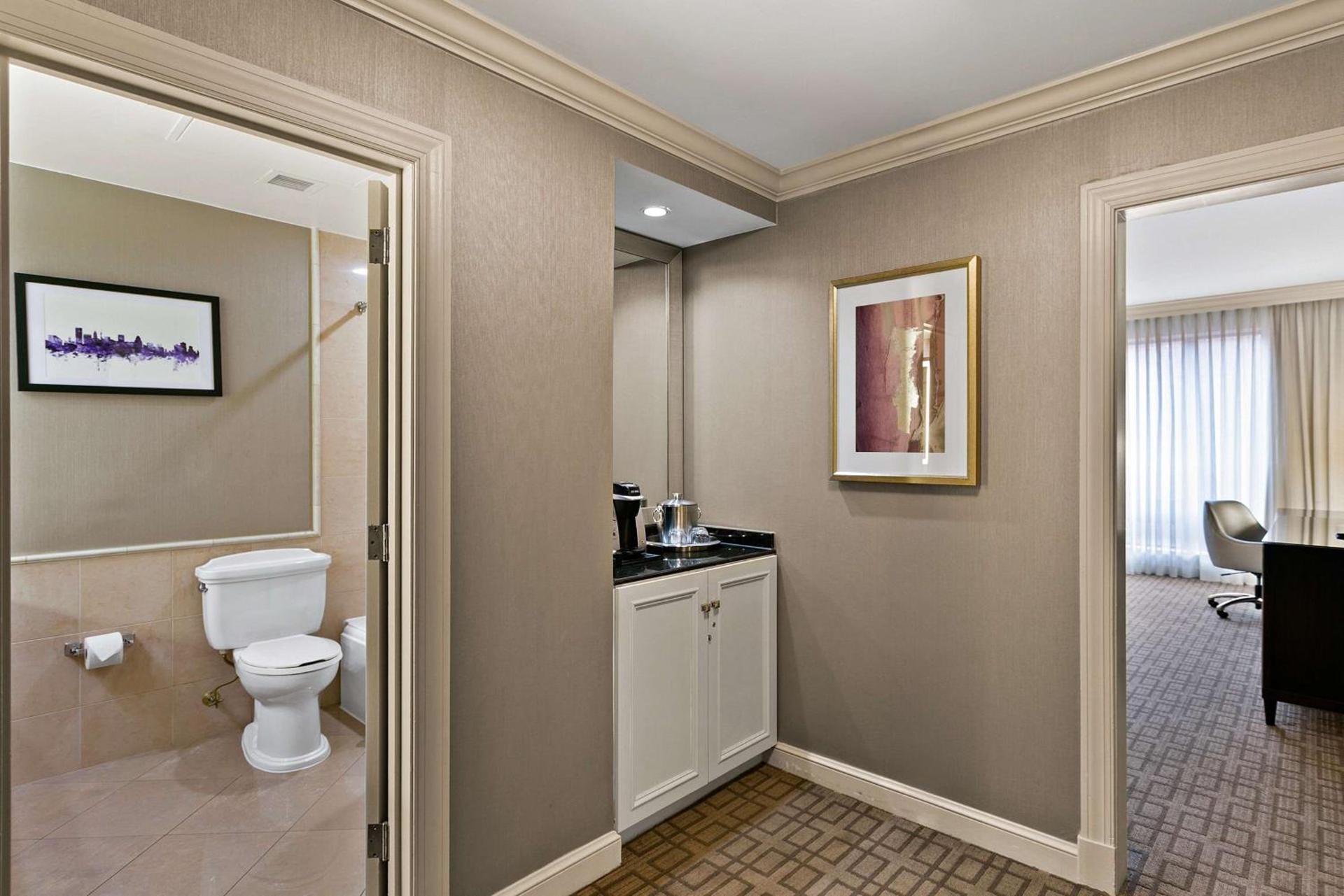 The Royal Sonesta Harbor Court Baltimore photo 19