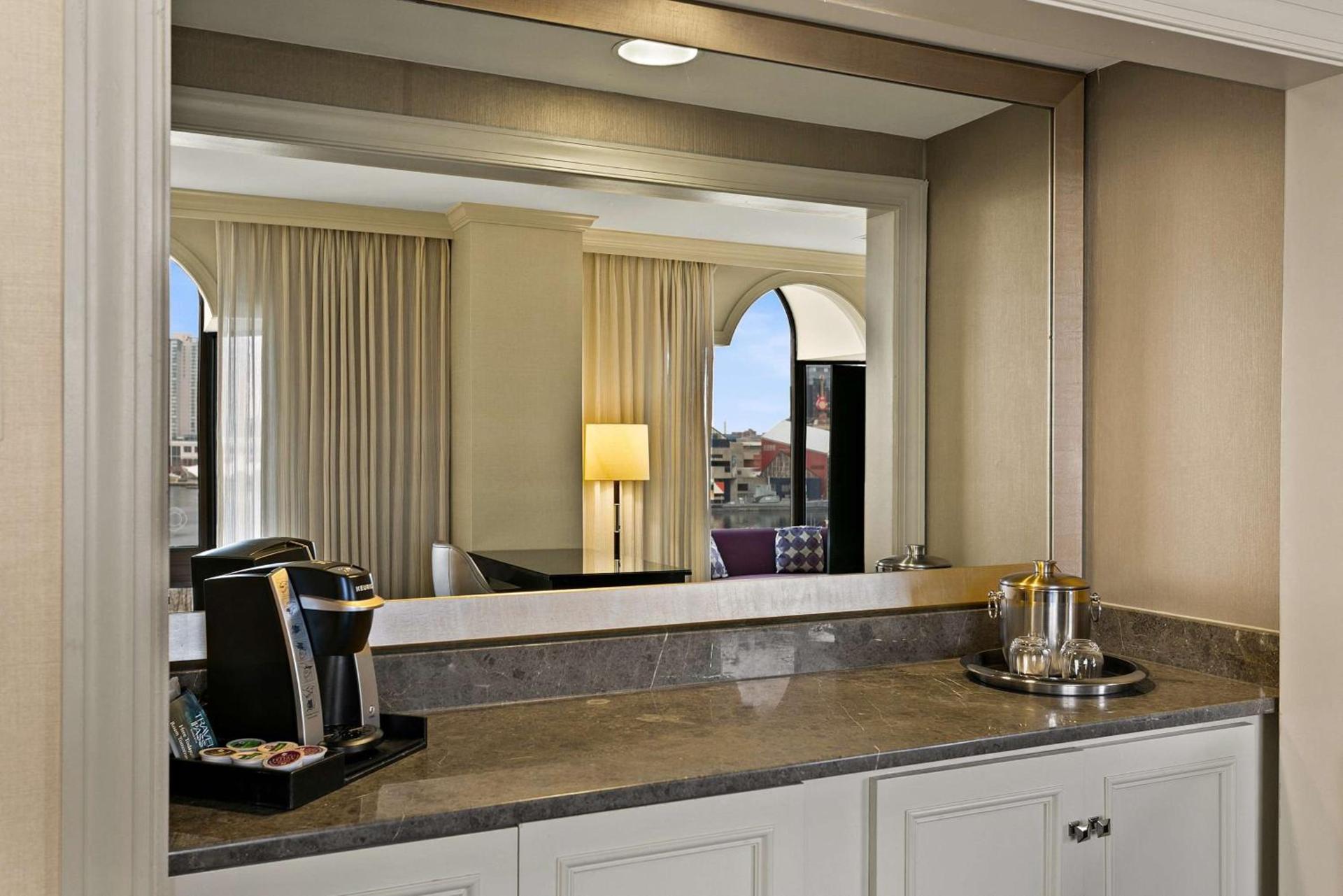 The Royal Sonesta Harbor Court Baltimore photo 21