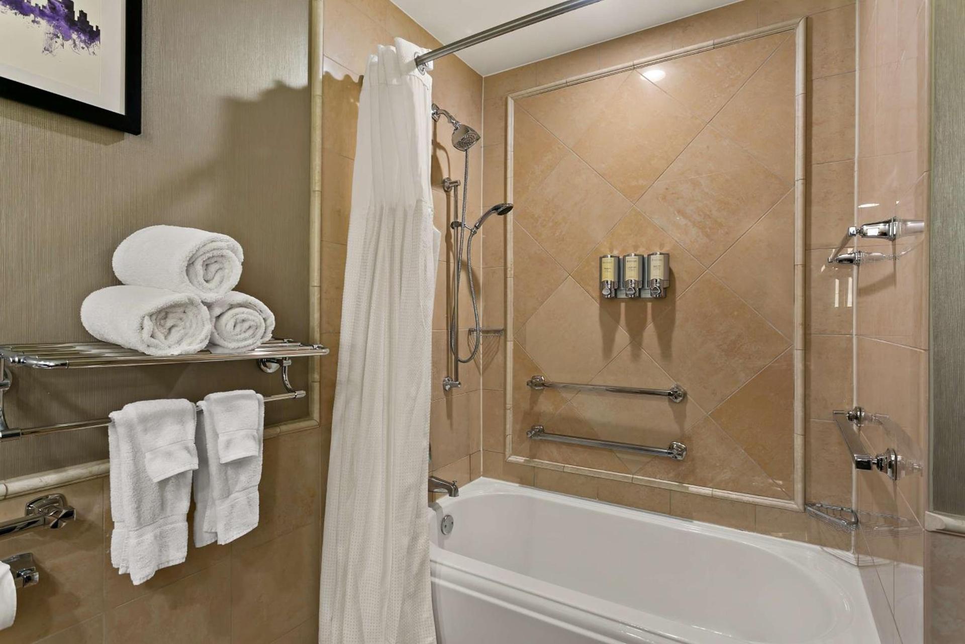 The Royal Sonesta Harbor Court Baltimore photo 43