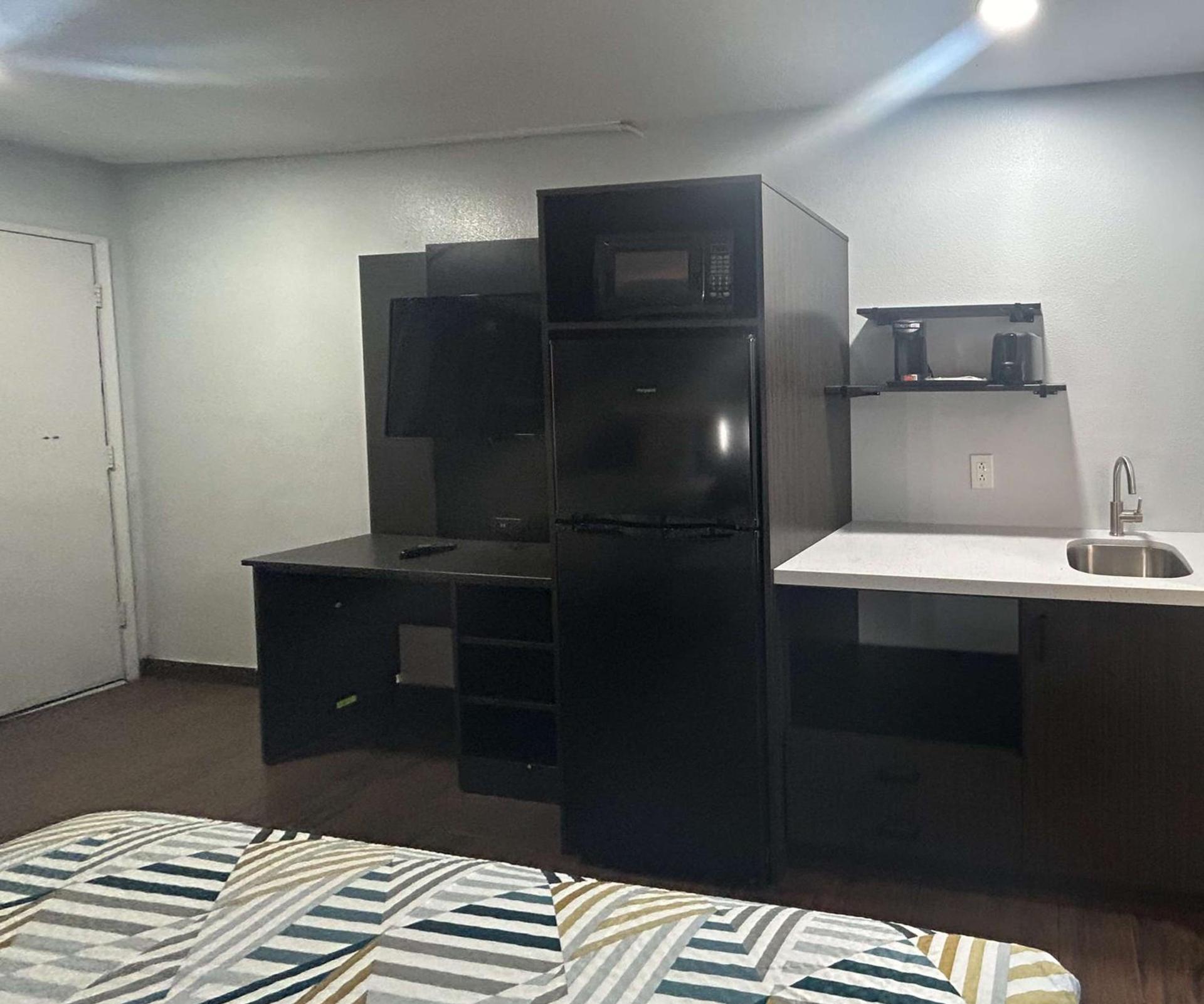 Studio 6 Hemet, CA photo 7