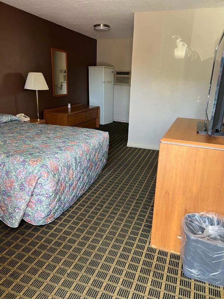 Aaron Motel photo 9
