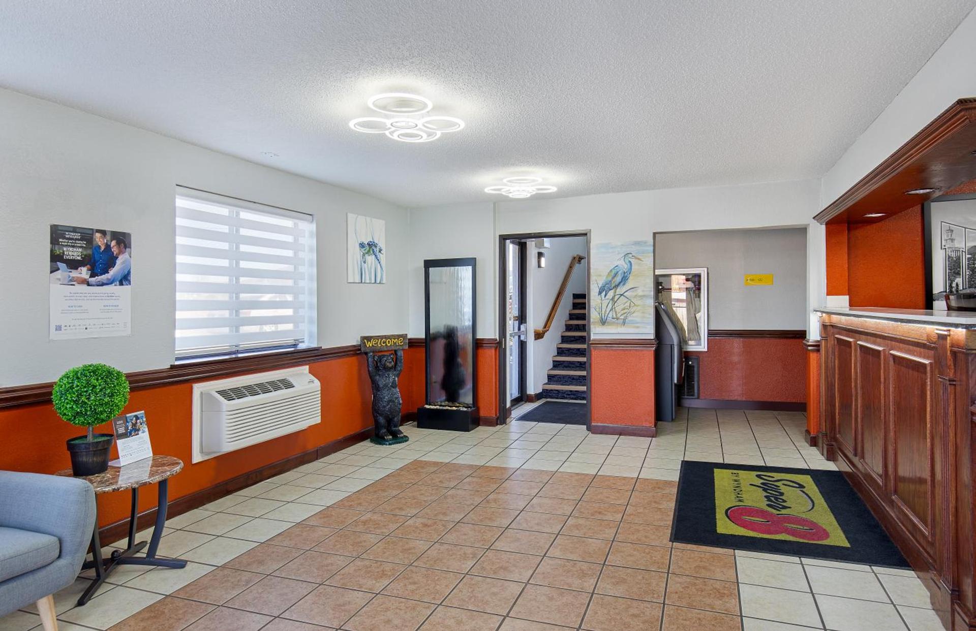 Super 8 by Wyndham Johnson City photo 29