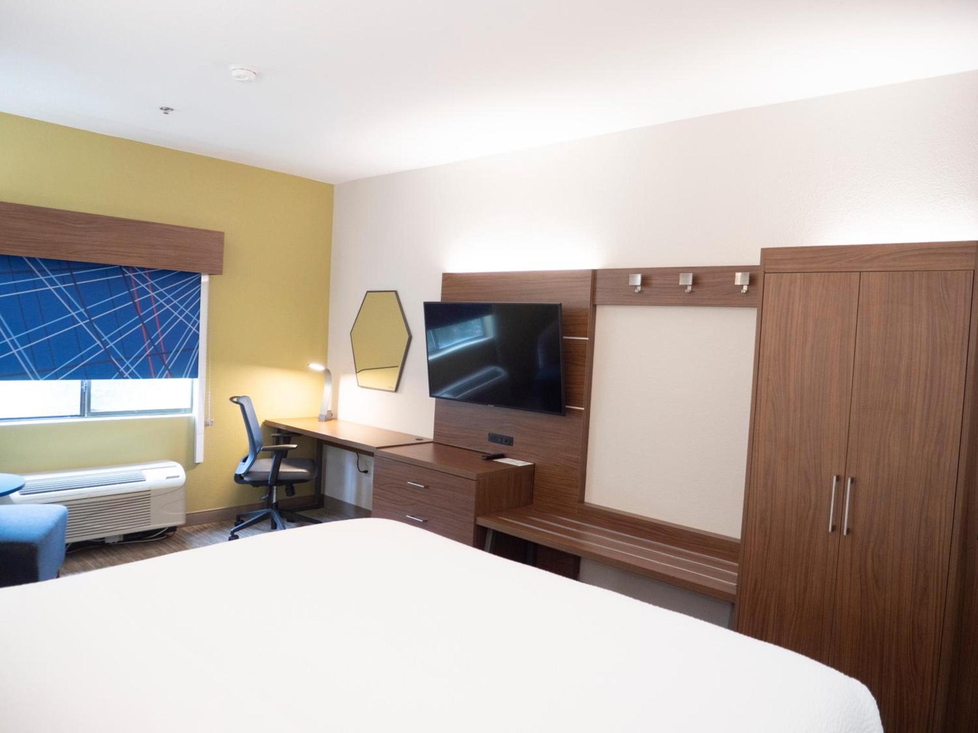 Holiday Inn Express & Suites Greenville Airport i85 by IHG photo 4