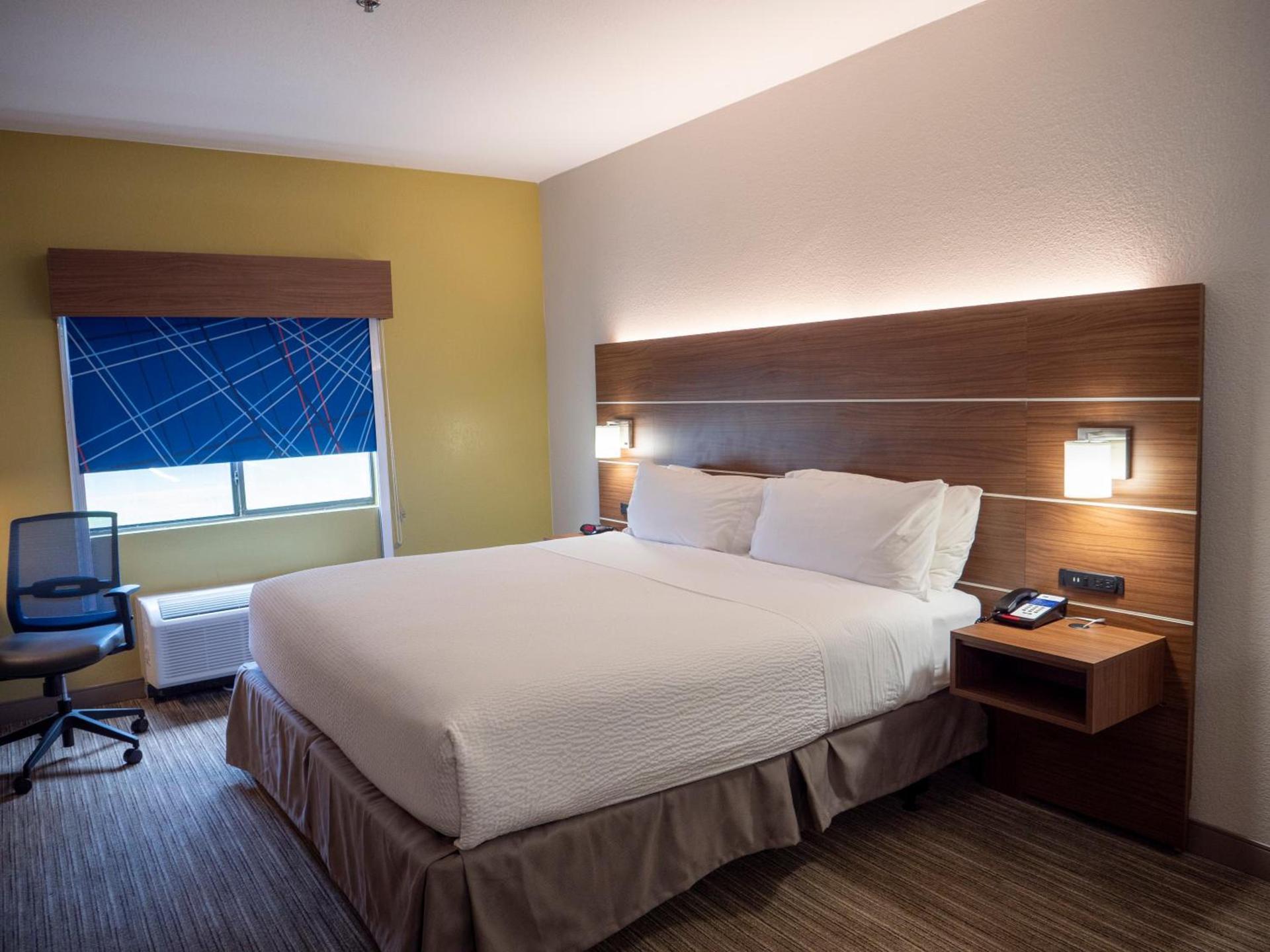 Holiday Inn Express & Suites Greenville Airport i85 by IHG photo 27