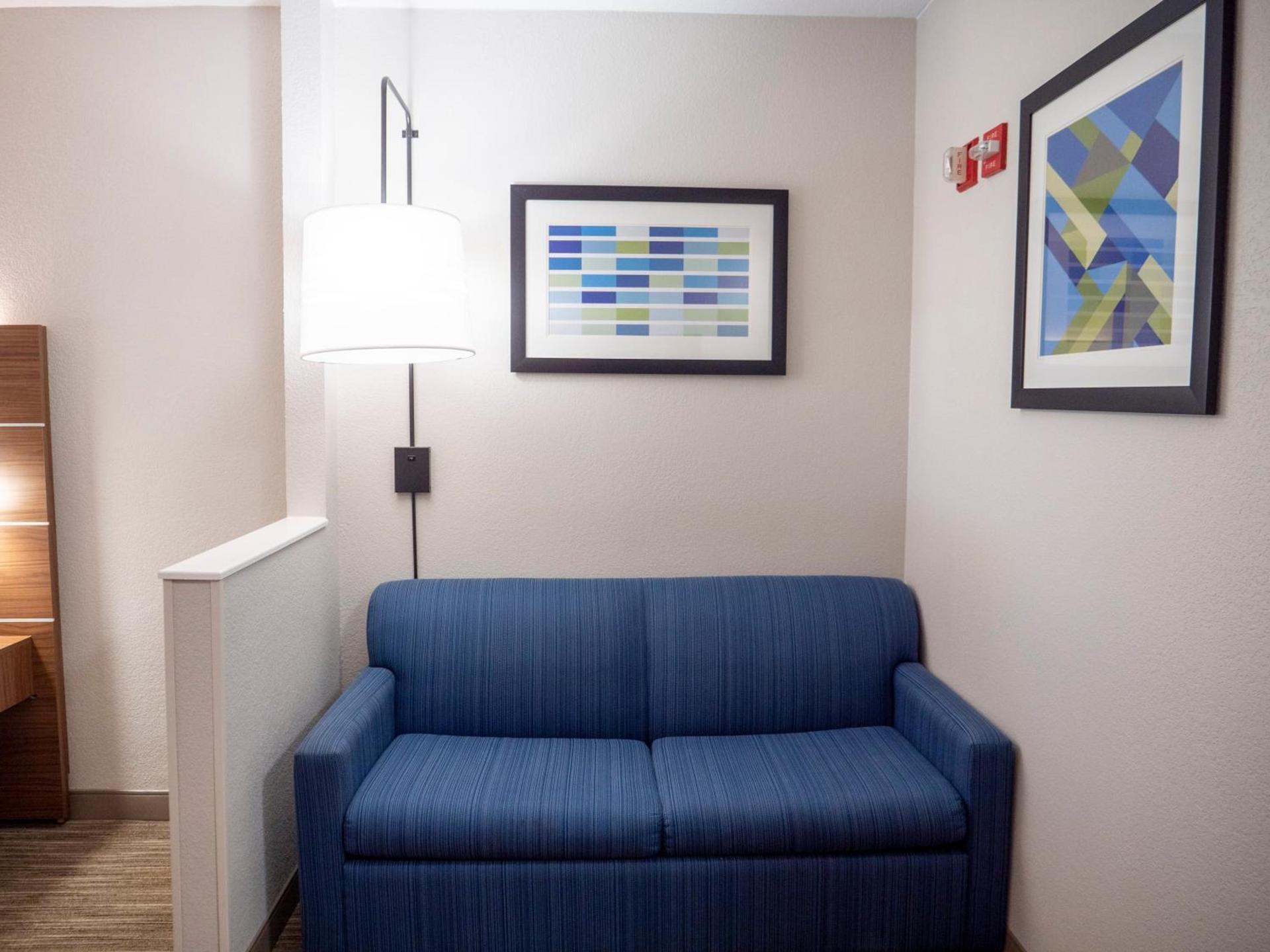 Holiday Inn Express & Suites Greenville Airport i85 by IHG photo 52