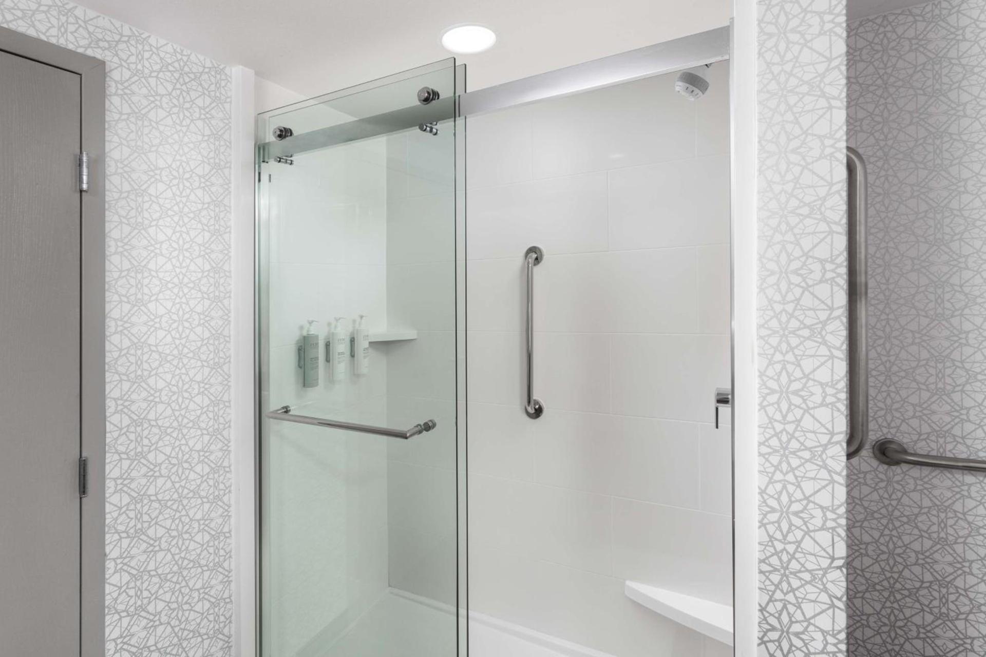Hampton Inn Joliet-Plainfield I-55 photo 17