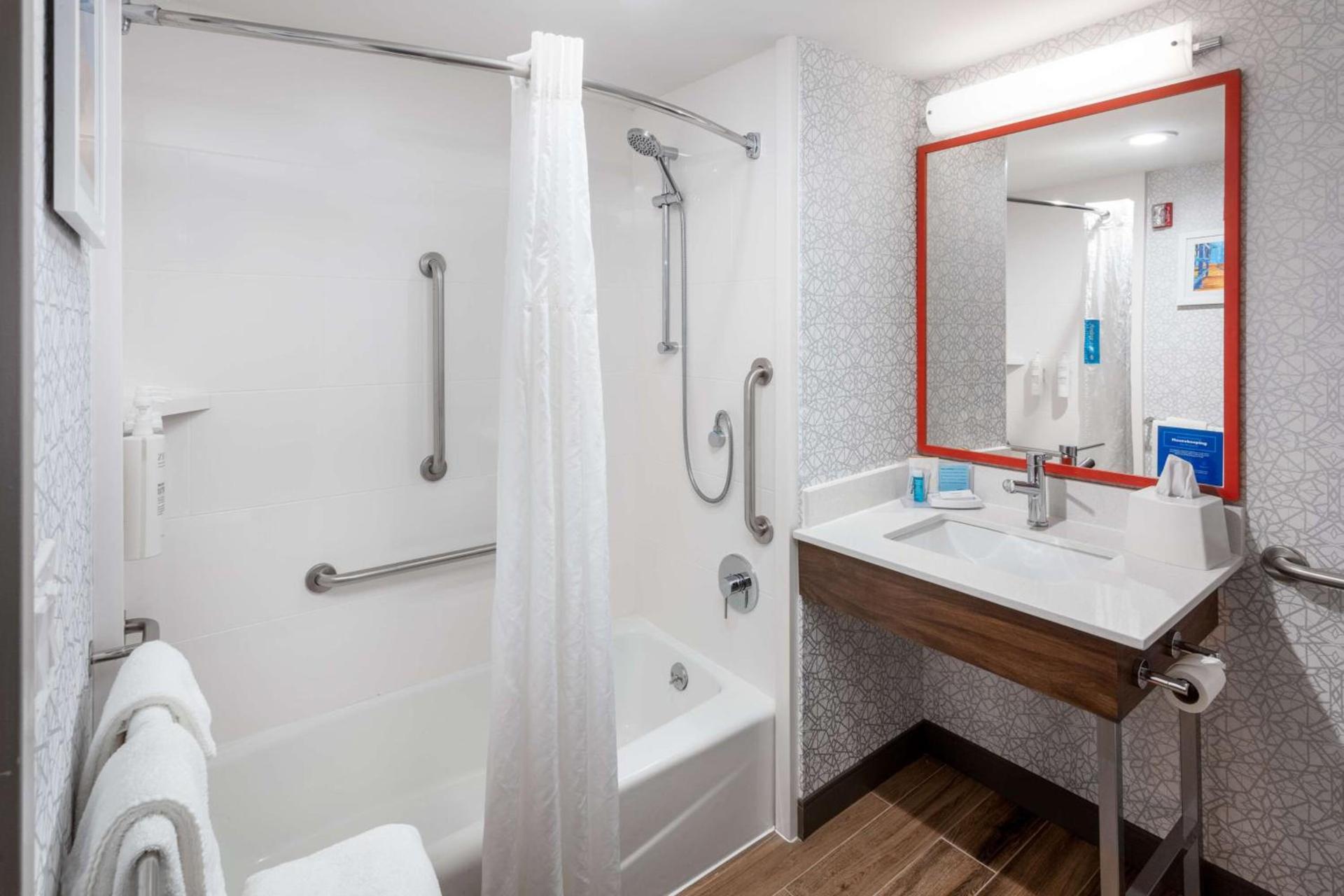 Hampton Inn Joliet-Plainfield I-55 photo 28