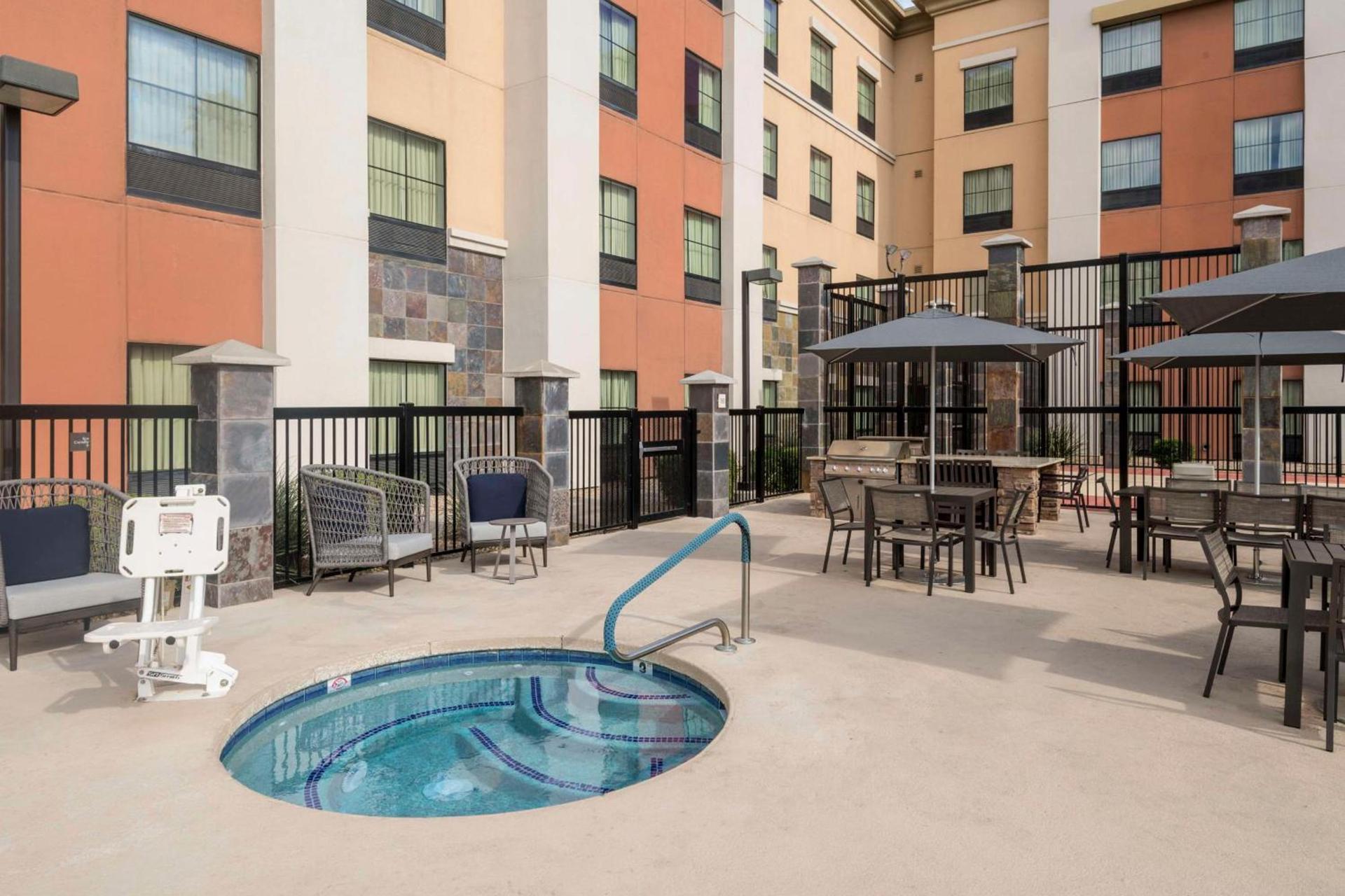 Homewood Suites by Hilton Phoenix North-Happy Valley photo 39
