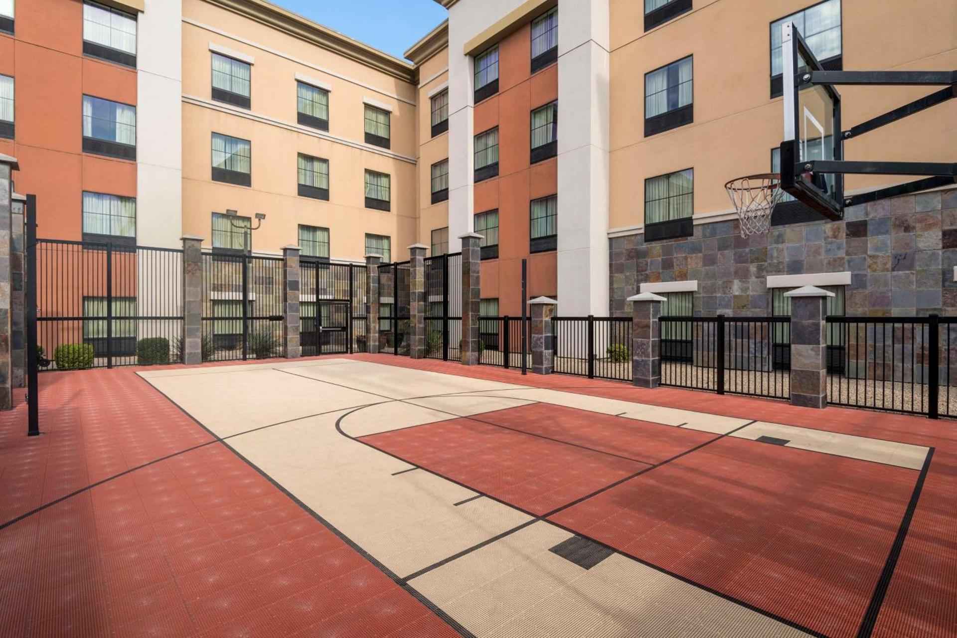 Homewood Suites by Hilton Phoenix North-Happy Valley photo 41