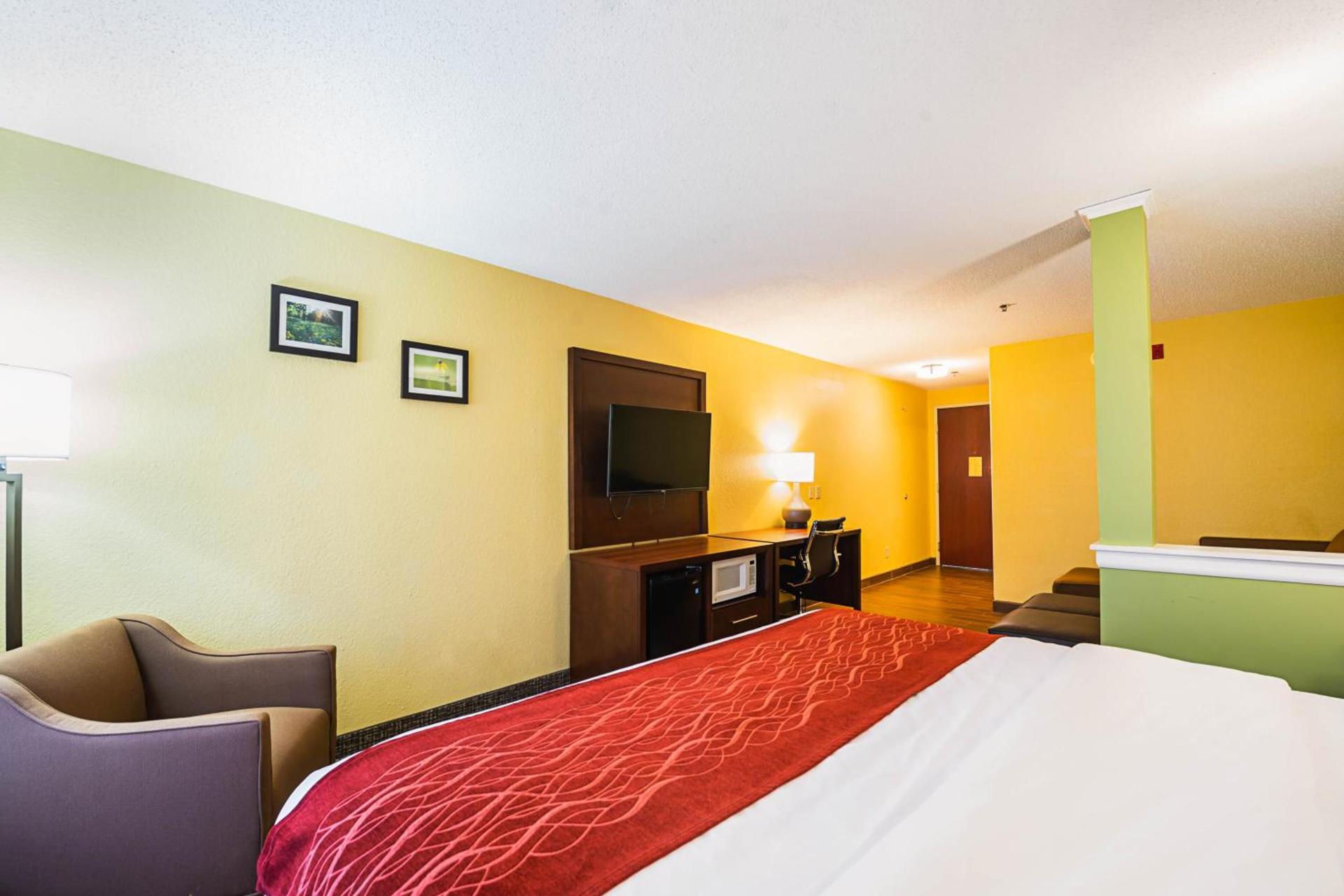 Comfort Inn & Suites Dayton Northwest - Englewood photo 32