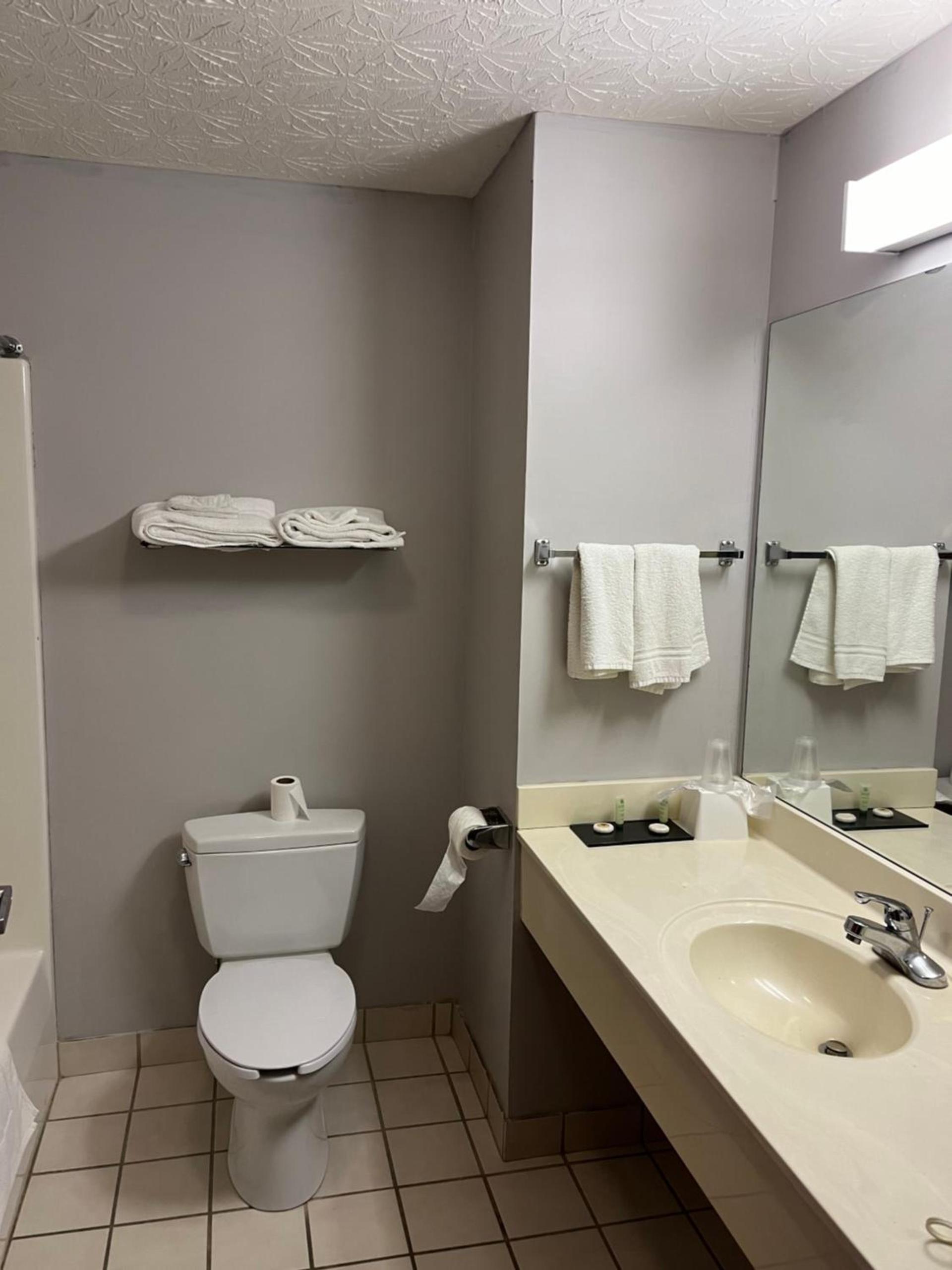 Springfield Inn photo 10