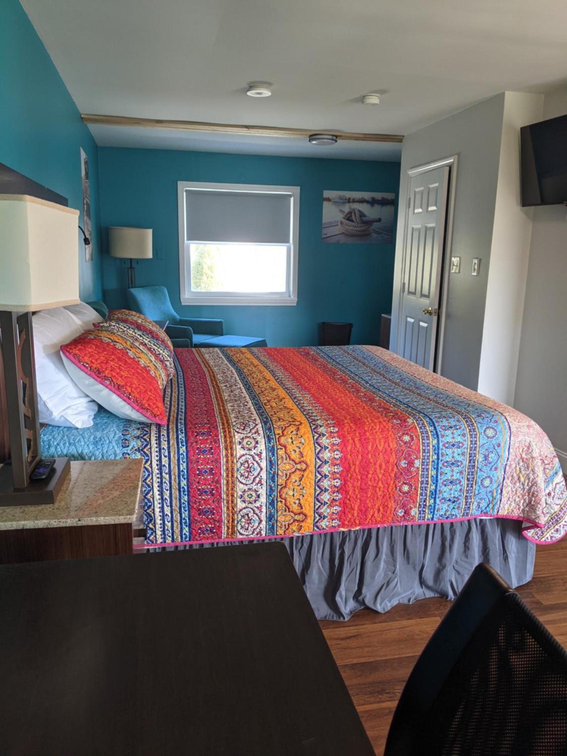 Riverboat Inn & Suites photo 49