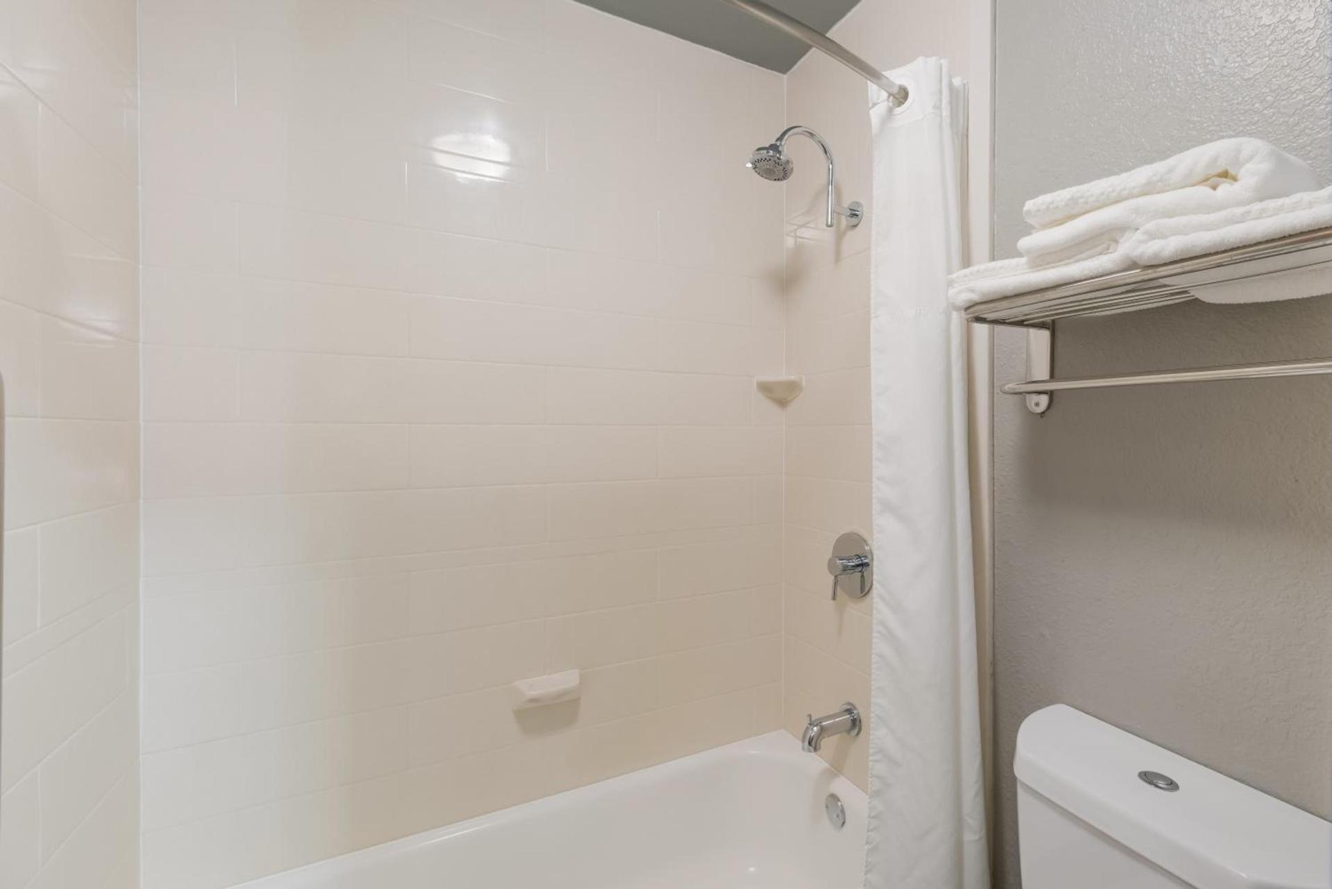 Quality Inn Alpine photo 26