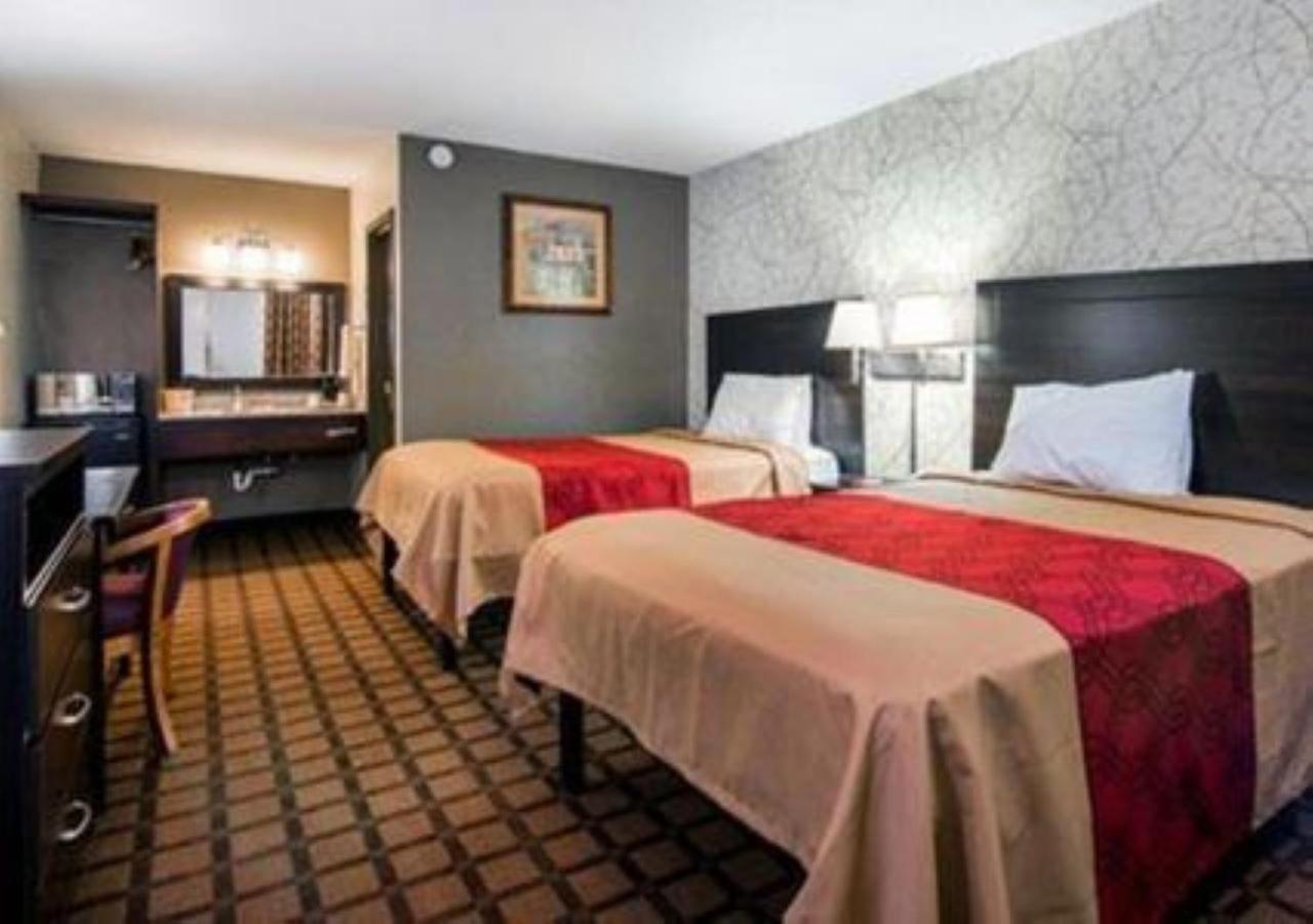 Econo Lodge Selma - Smithfield photo 11
