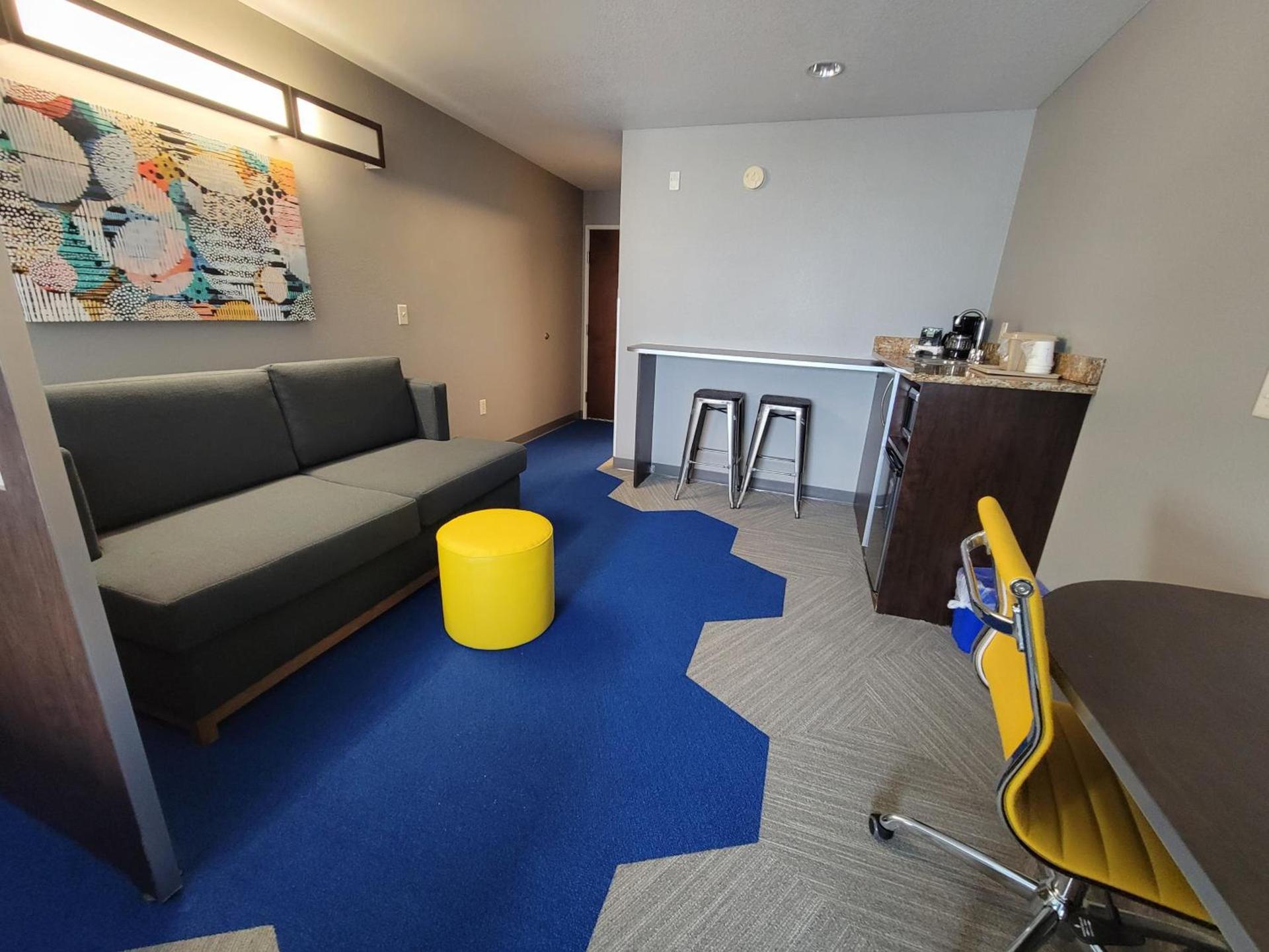 Microtel Inn & Suites by Wyndham Bluffs photo 30