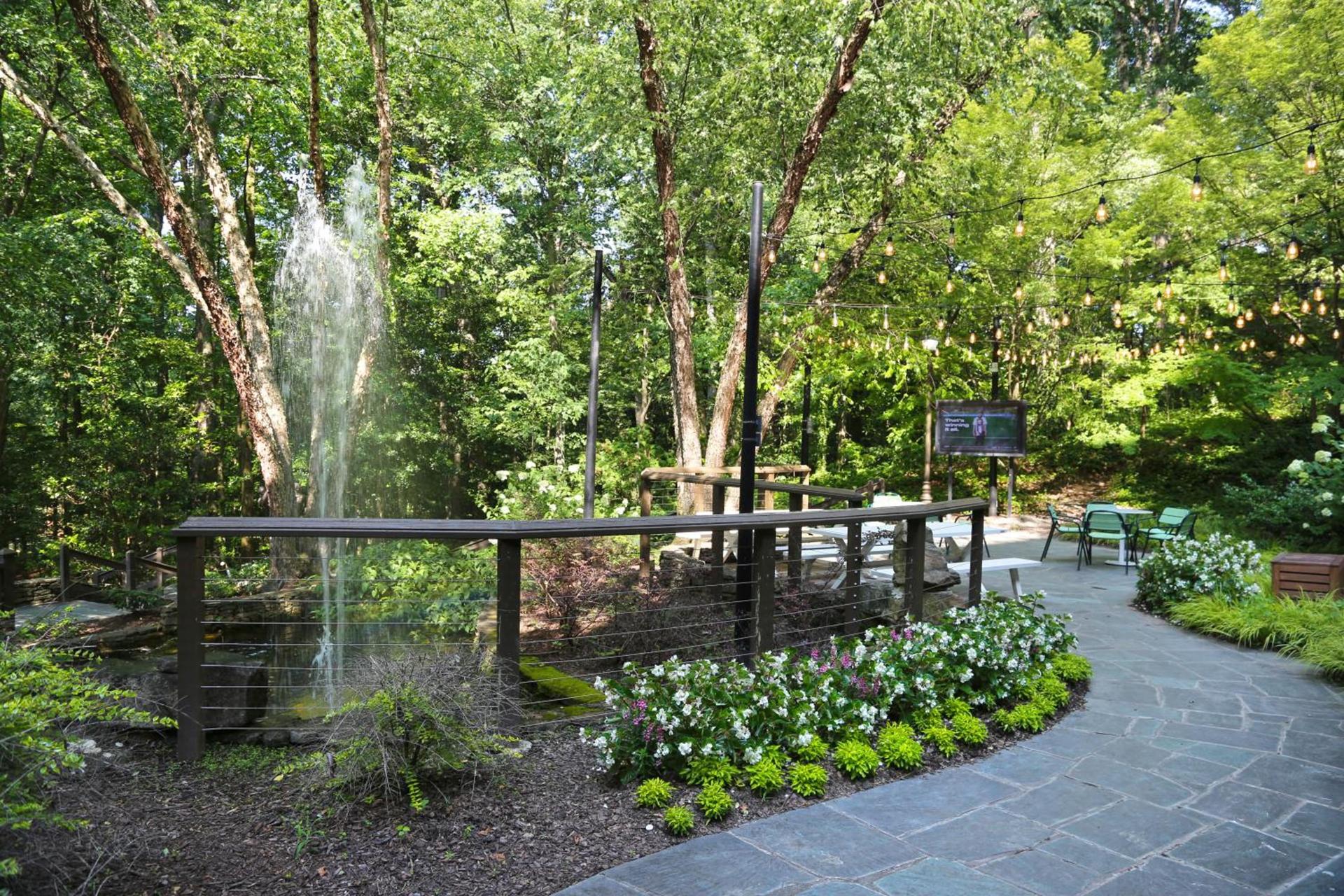 Crowne Plaza Atlanta Perimeter at Ravinia by IHG photo 98
