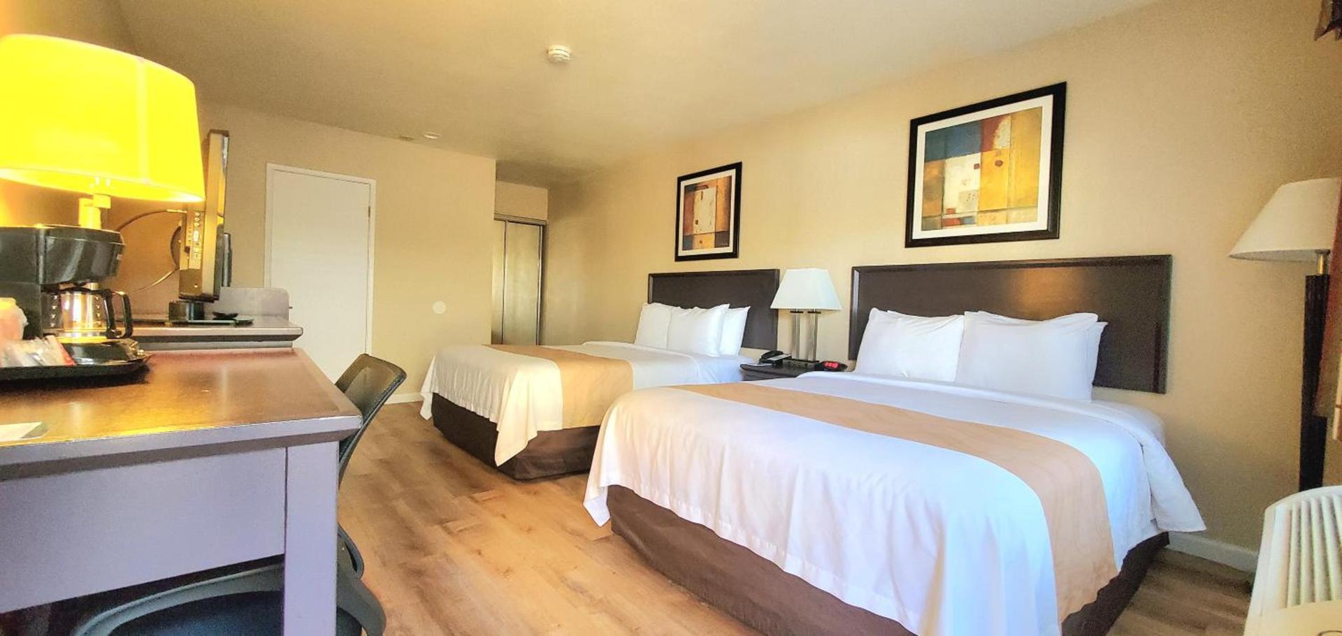Quality Inn & Suites Anaheim at the Park photo 44