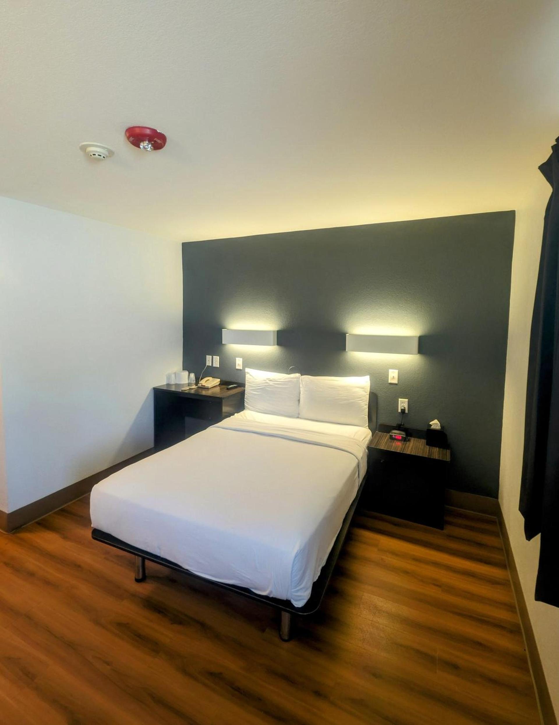 Econo Lodge photo 50