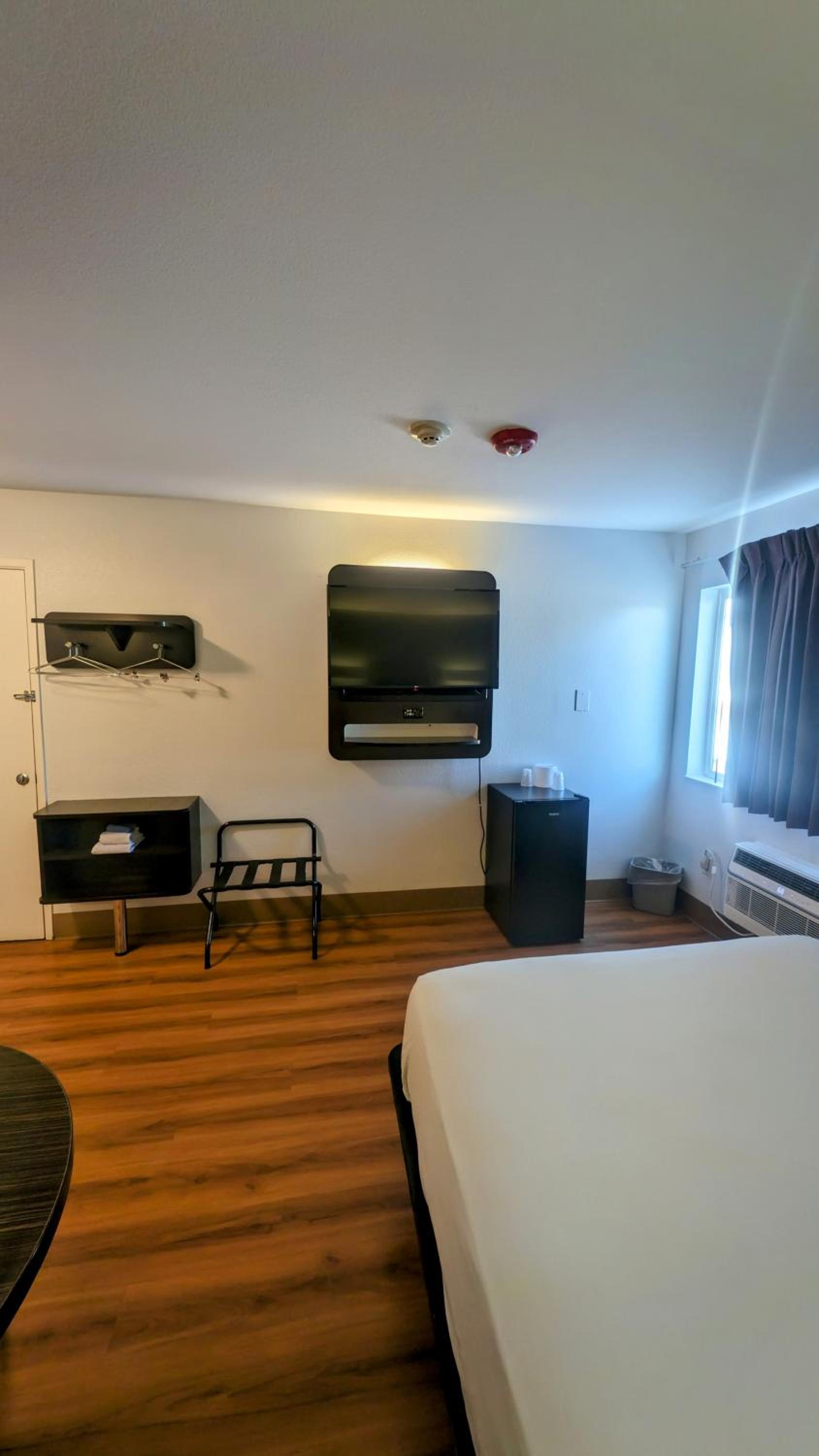 Econo Lodge photo 56