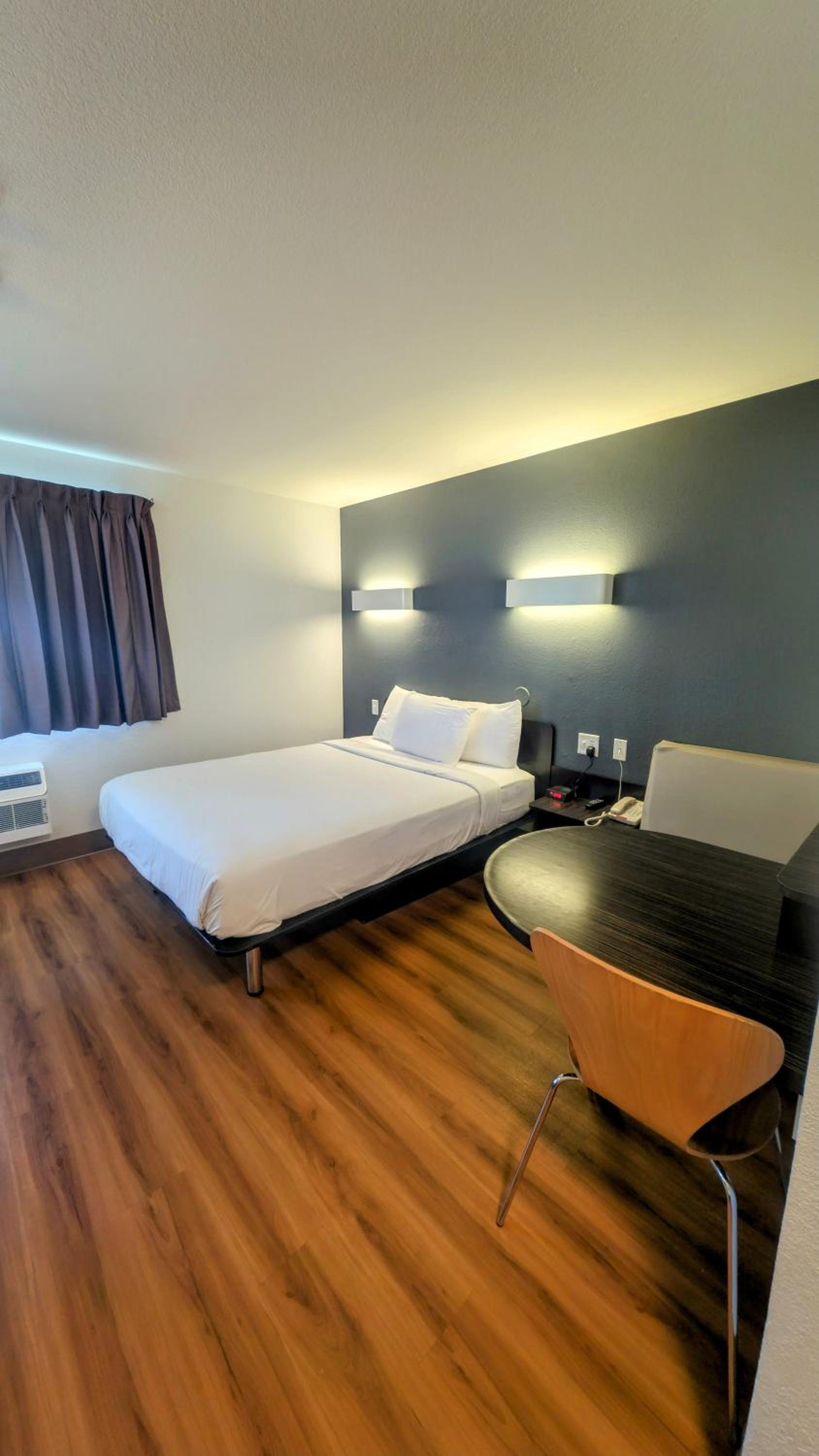Econo Lodge photo 52