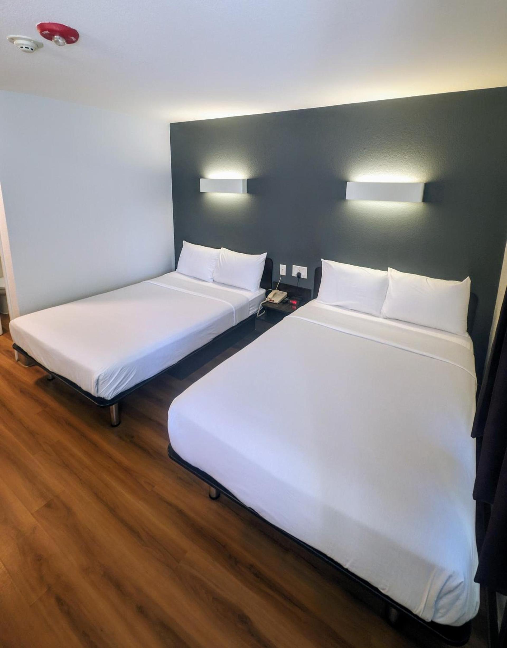 Econo Lodge photo 58