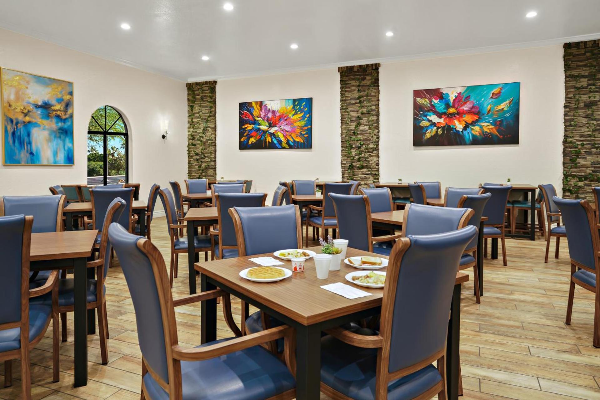 La Fuente Inn & Suites photo 12