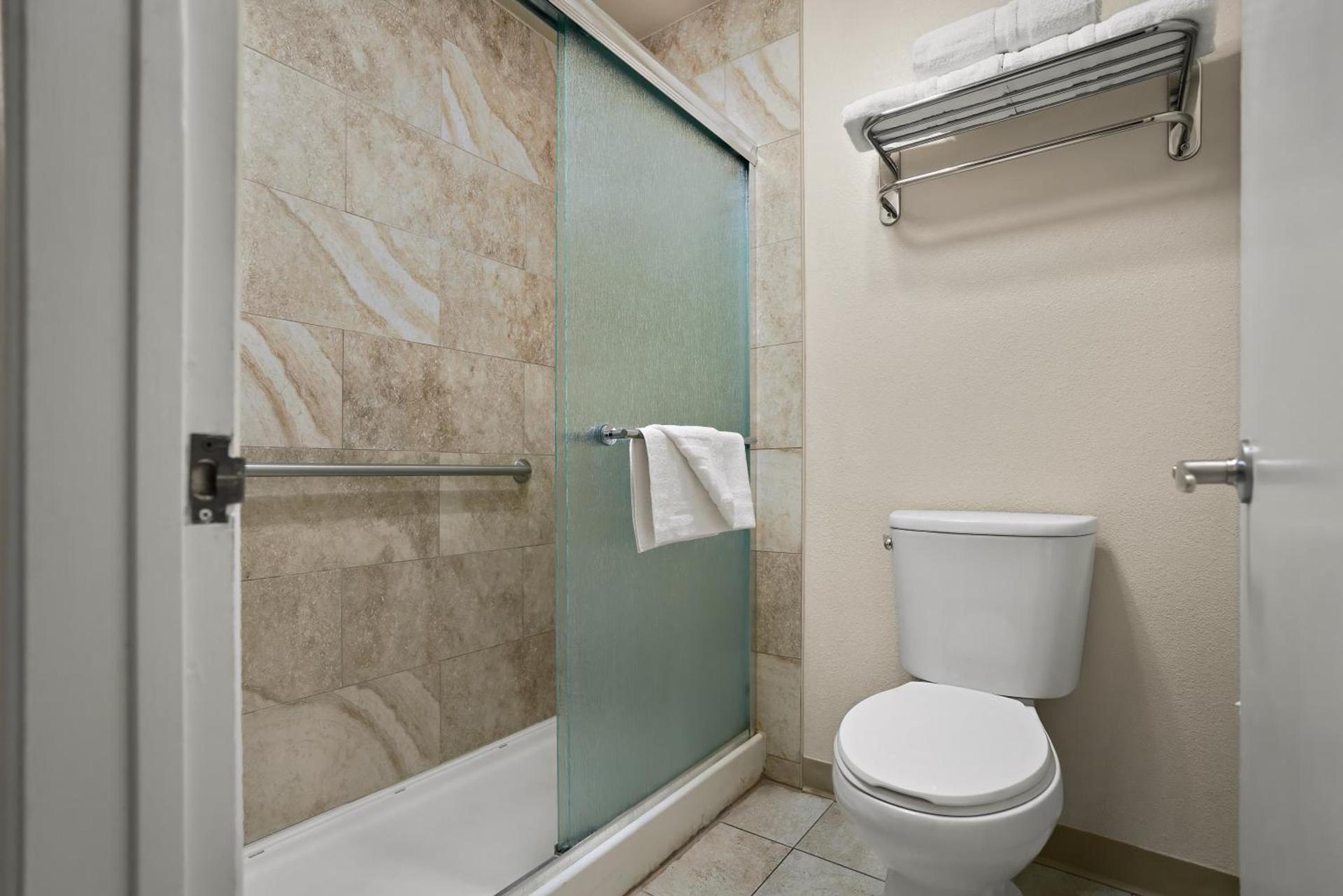 La Fuente Inn & Suites photo 54