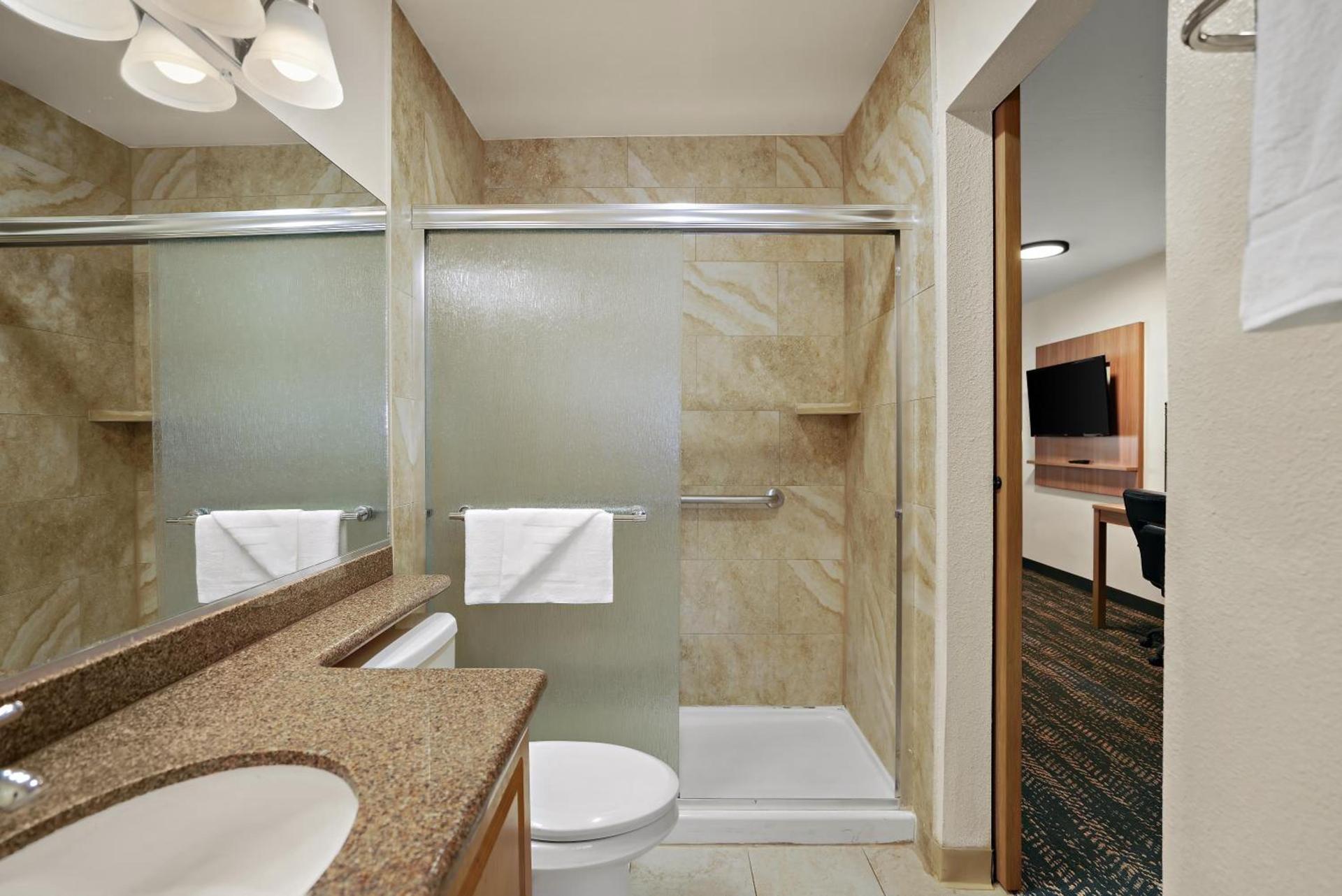 La Fuente Inn & Suites photo 57