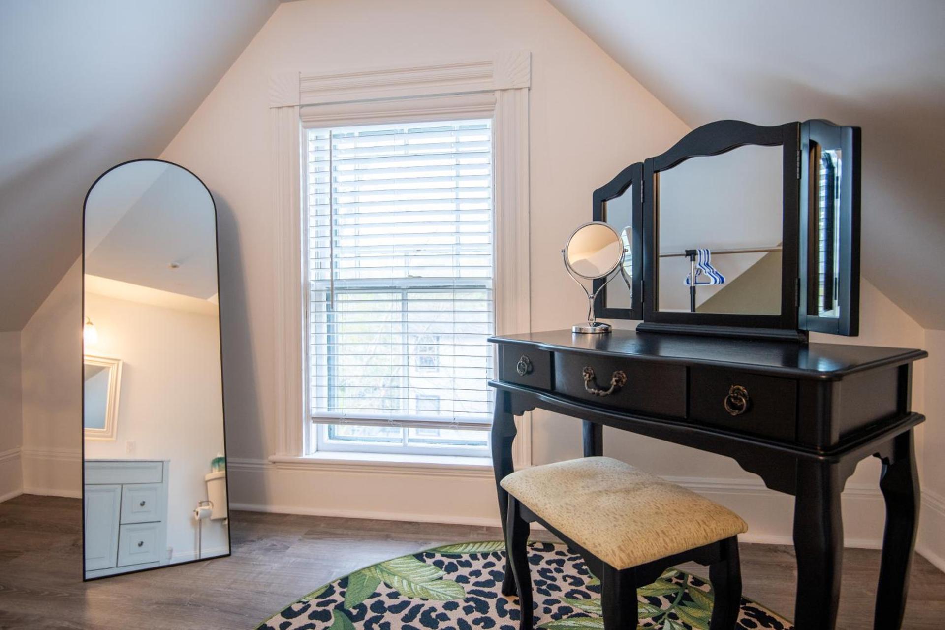 Sand Bar Cottage Inn photo 68