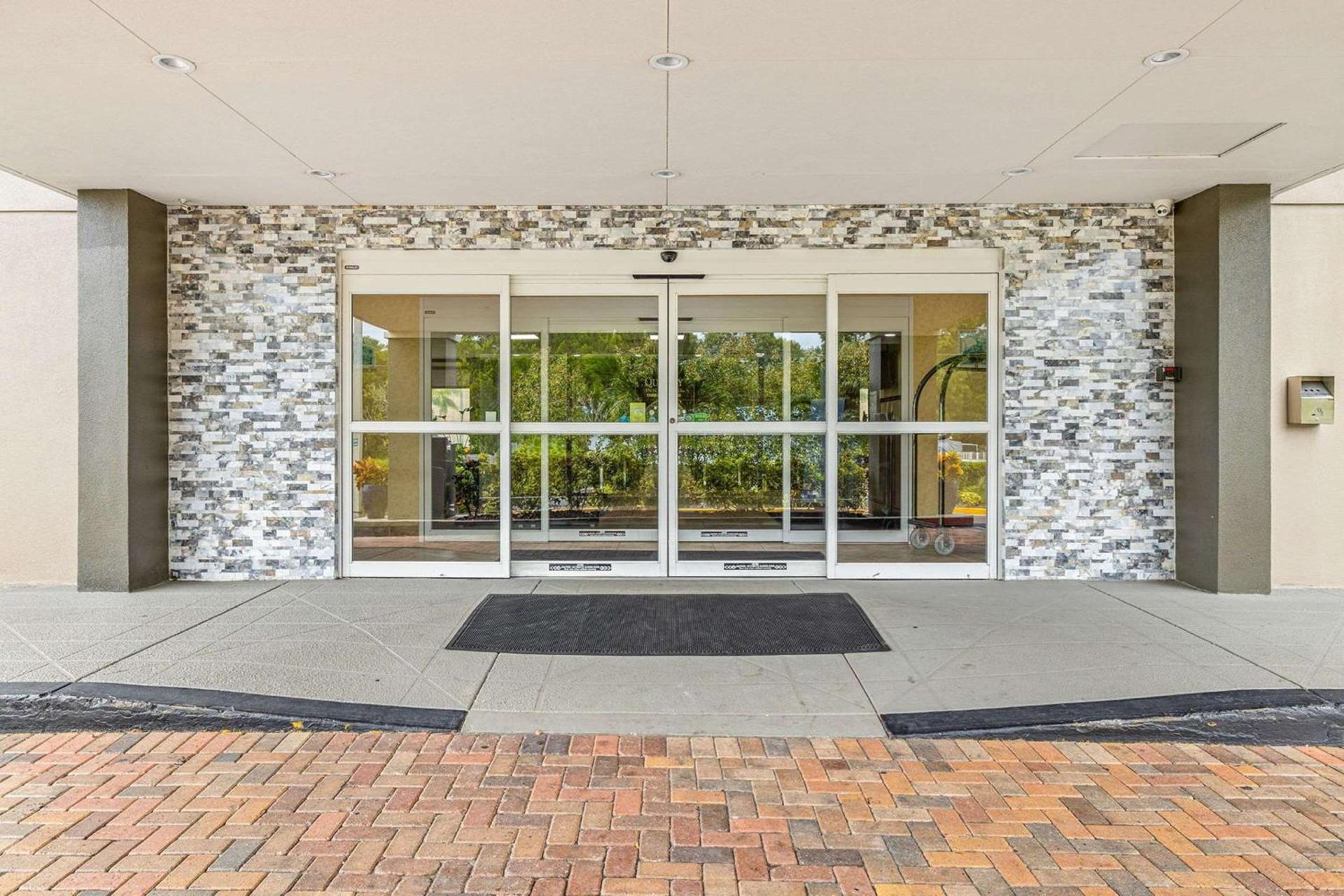 Quality Inn & Suites Tampa near Fairgrounds and Casino photo 2
