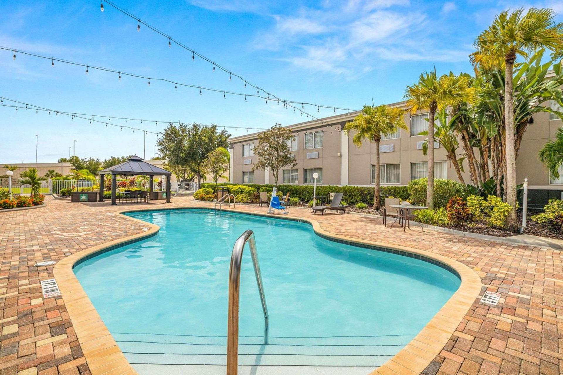 Quality Inn & Suites Tampa near Fairgrounds and Casino photo 23