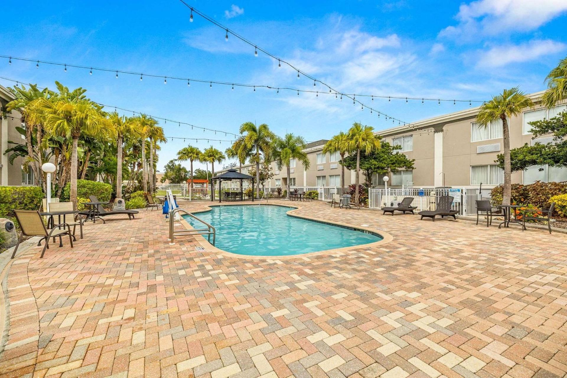 Quality Inn & Suites Tampa near Fairgrounds and Casino photo 24