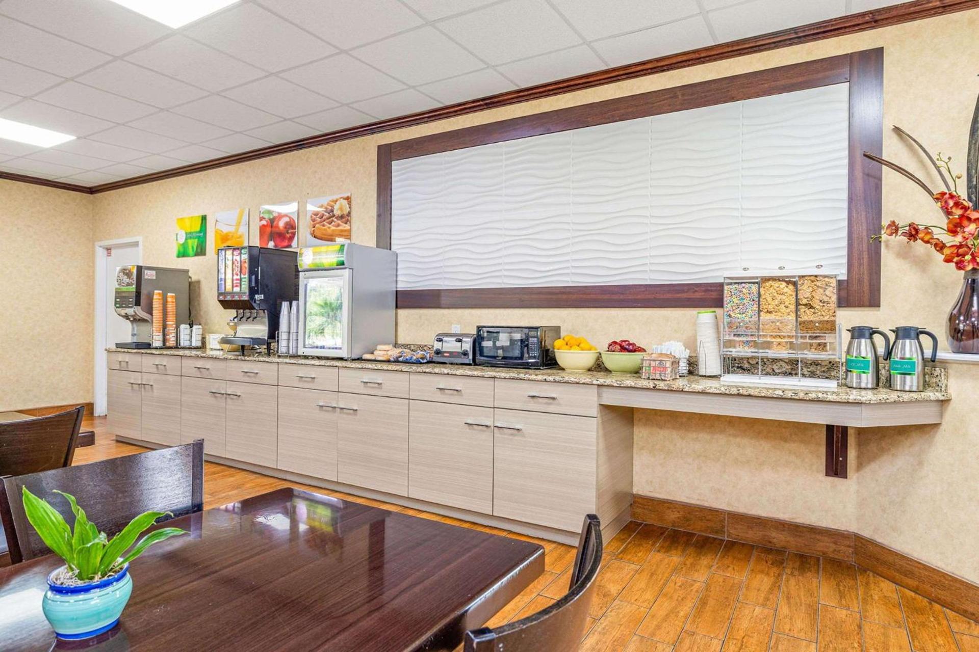 Quality Inn & Suites Tampa near Fairgrounds and Casino photo 26