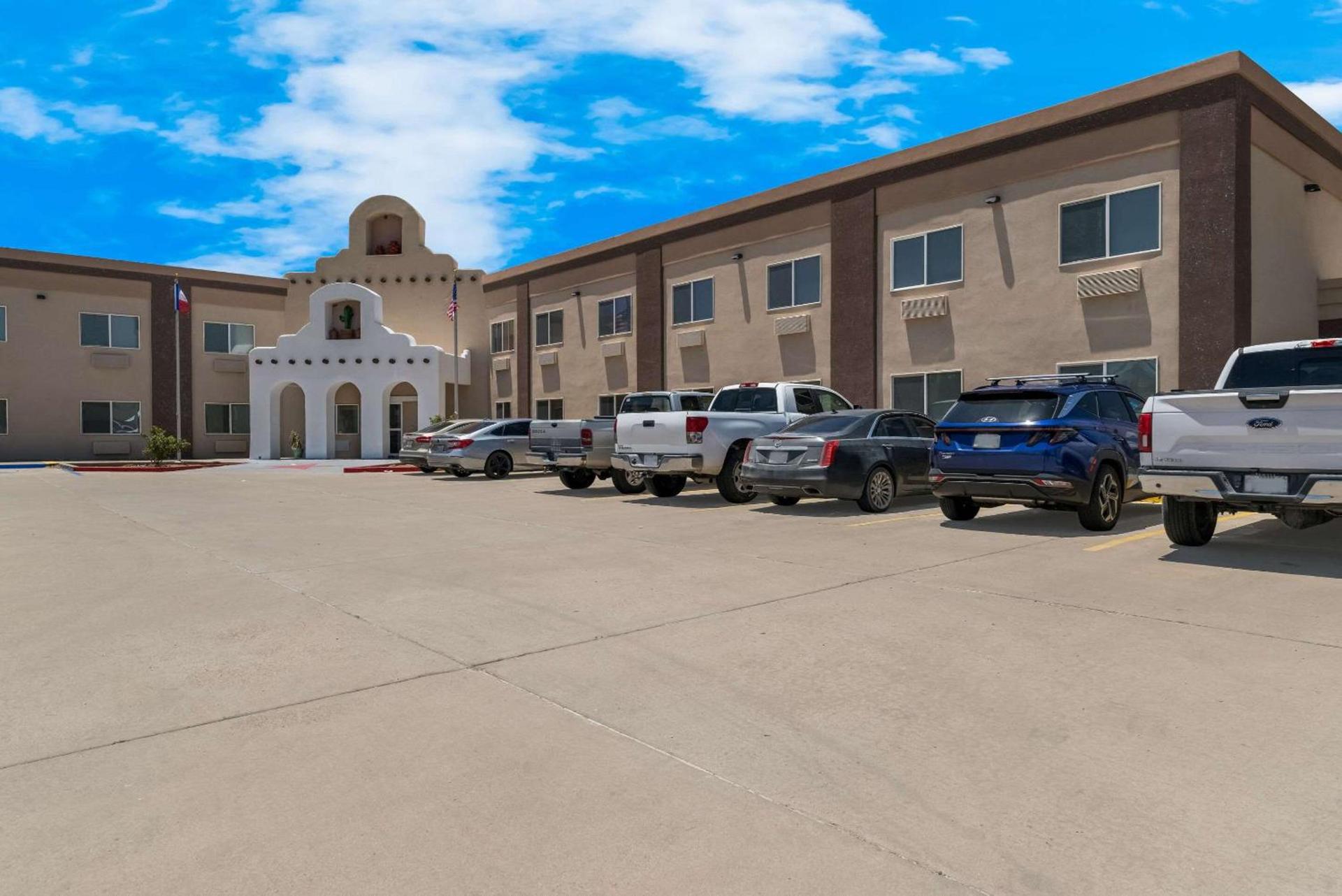 Quality Inn Alpine photo 42