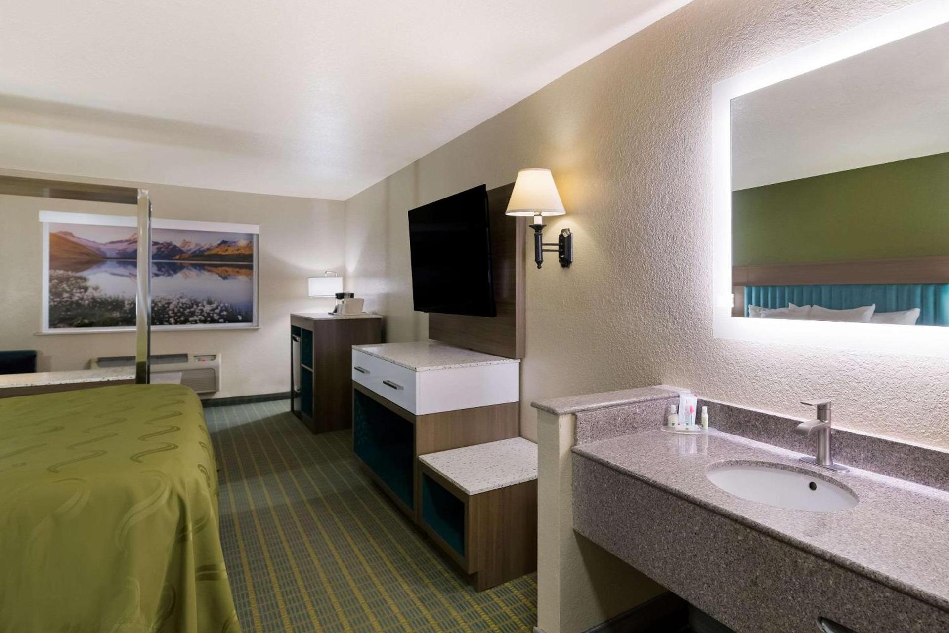 Quality Inn Alpine photo 30