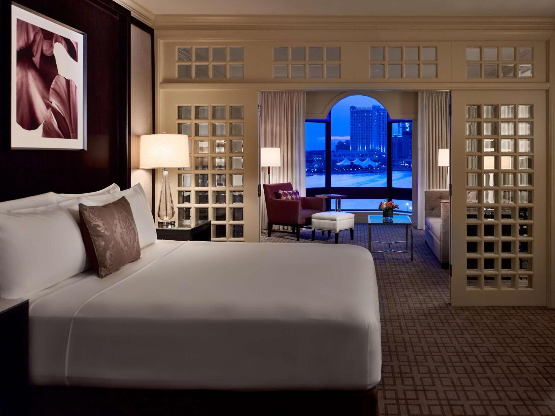 The Royal Sonesta Harbor Court Baltimore photo 6
